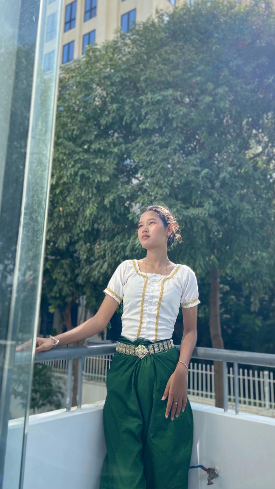 @Hak-ហាក់౨ৎ