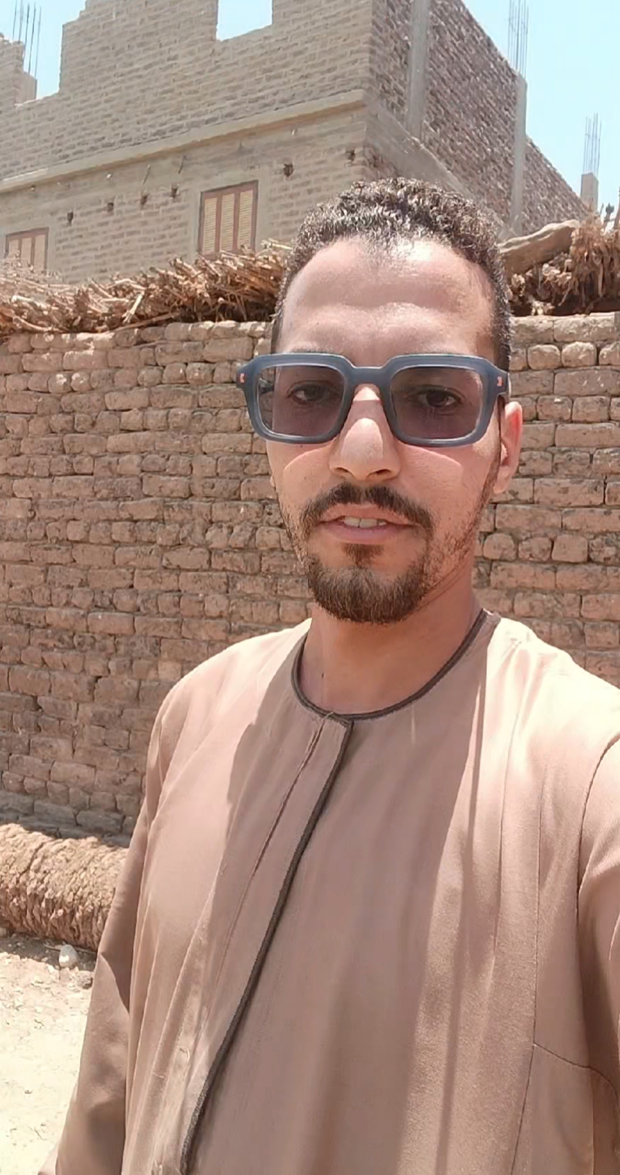 @ويبق الامل بالله شمس لا تغيب