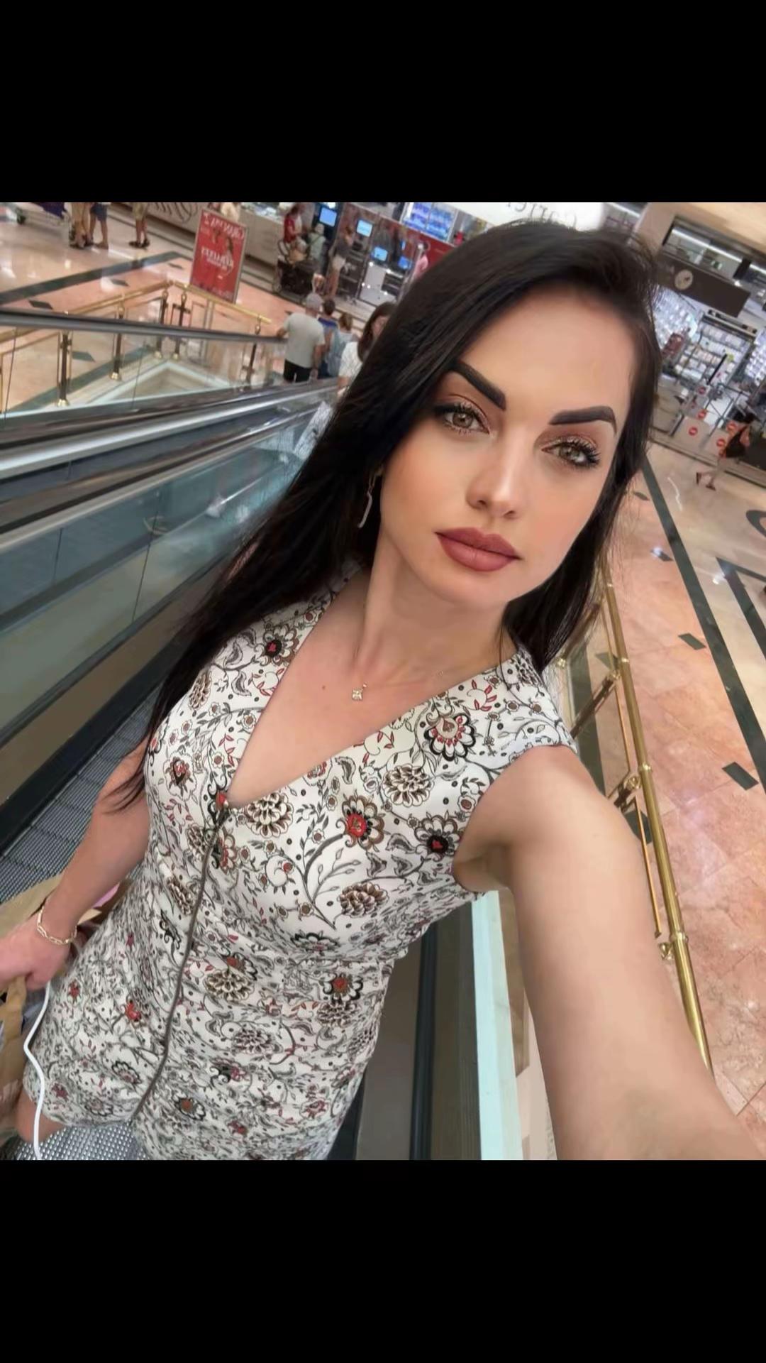 @Alina Elena156