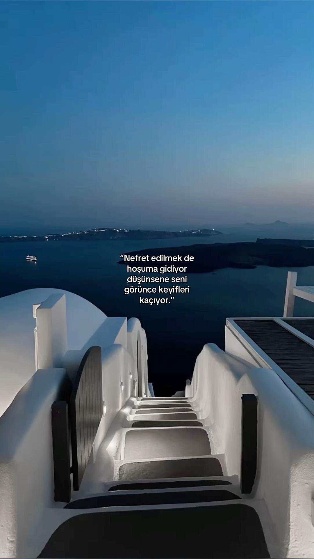 @𝑭.