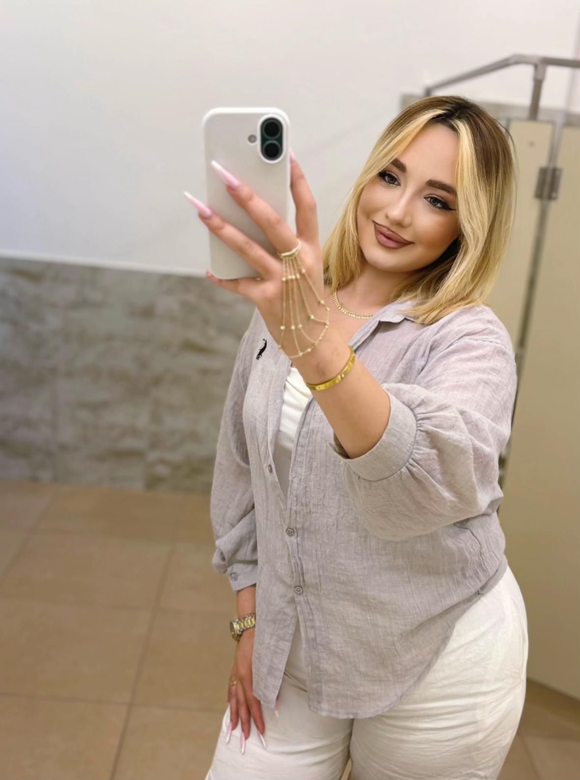 @𝑺𝒂𝒓𝒂🦦