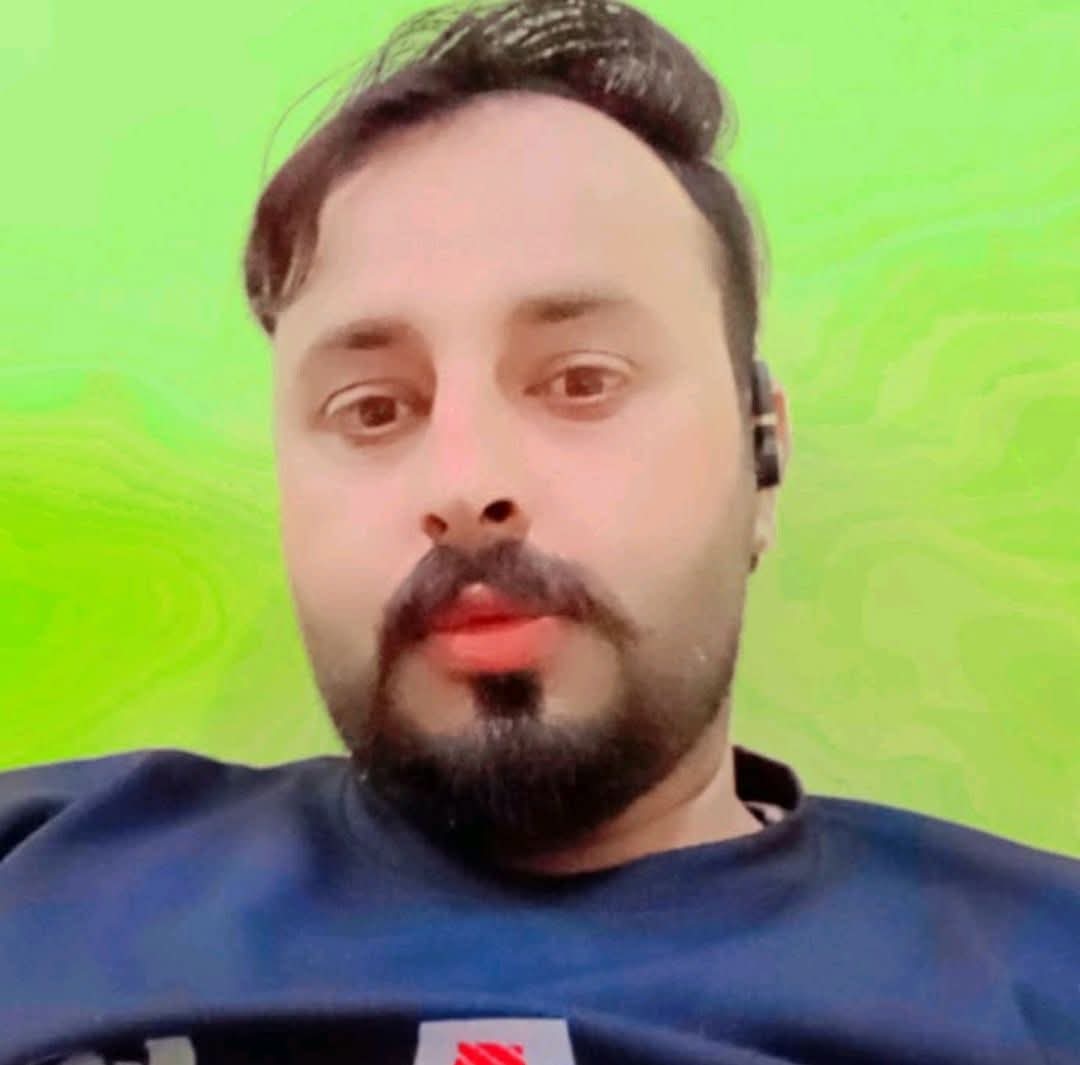 @LadlaBaloch313bv