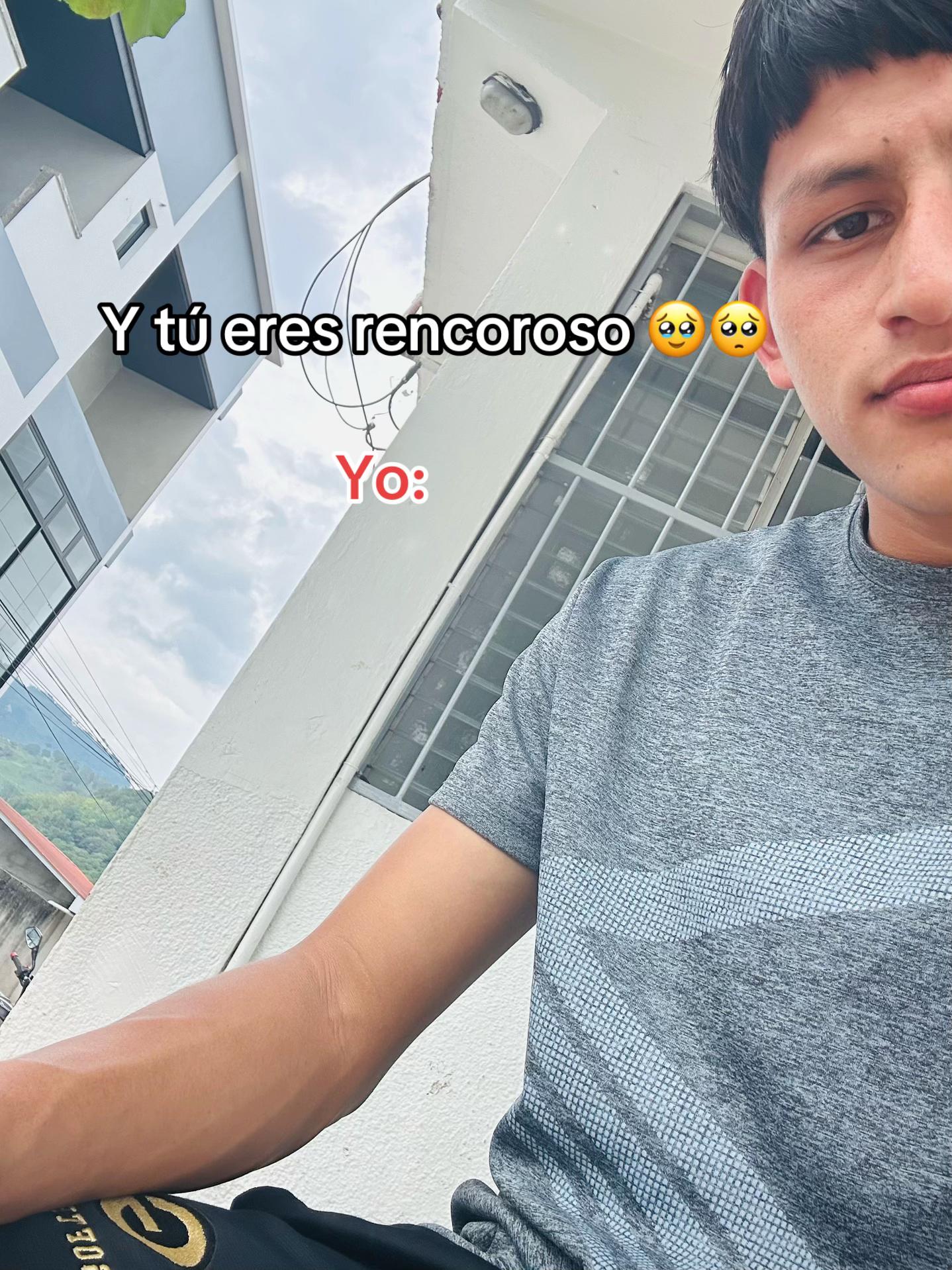 @Si me sigues te sigo 😍😌😭
