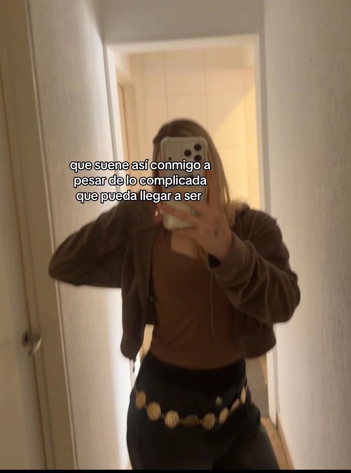 @mo