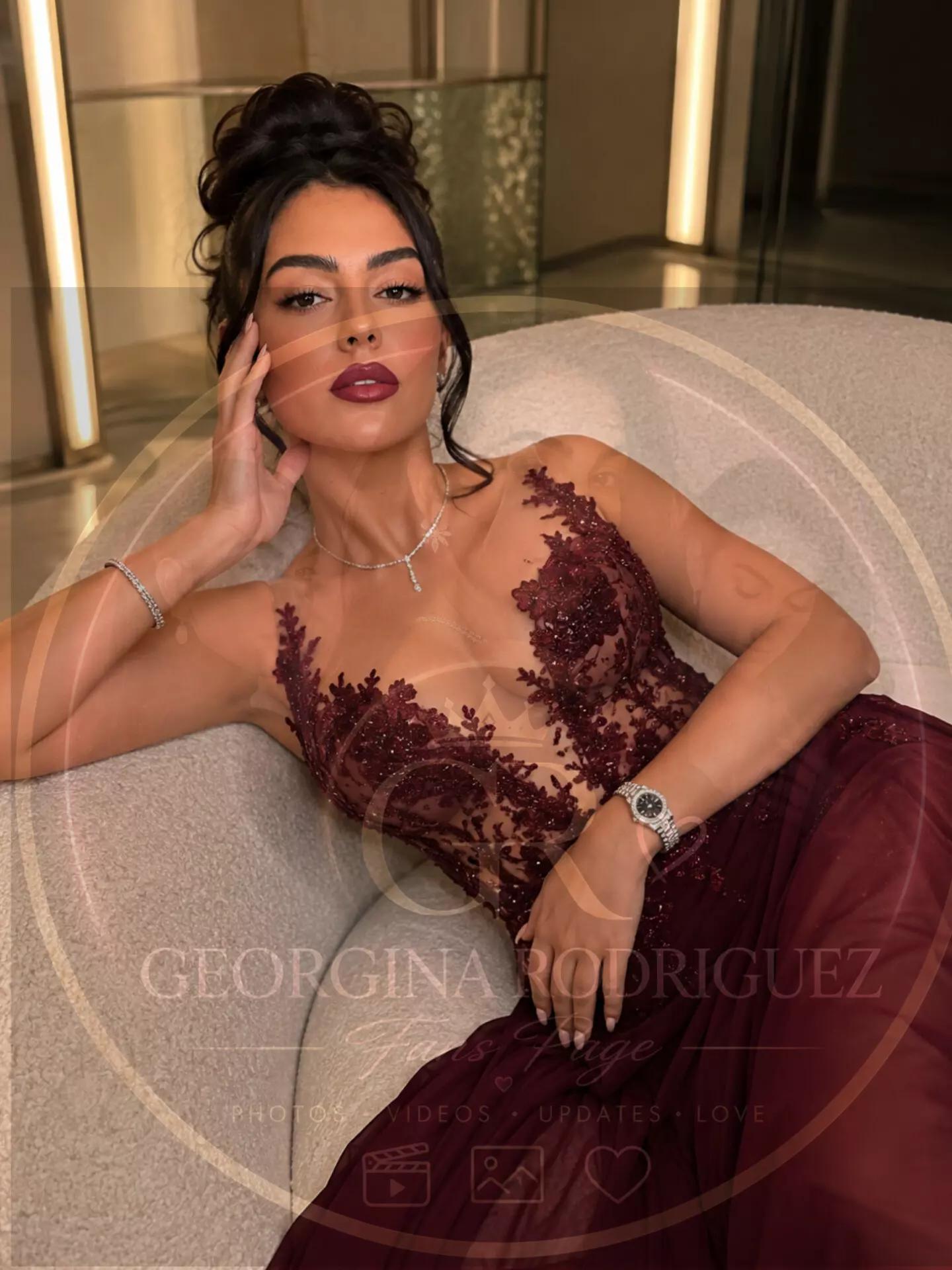 @Georginafans