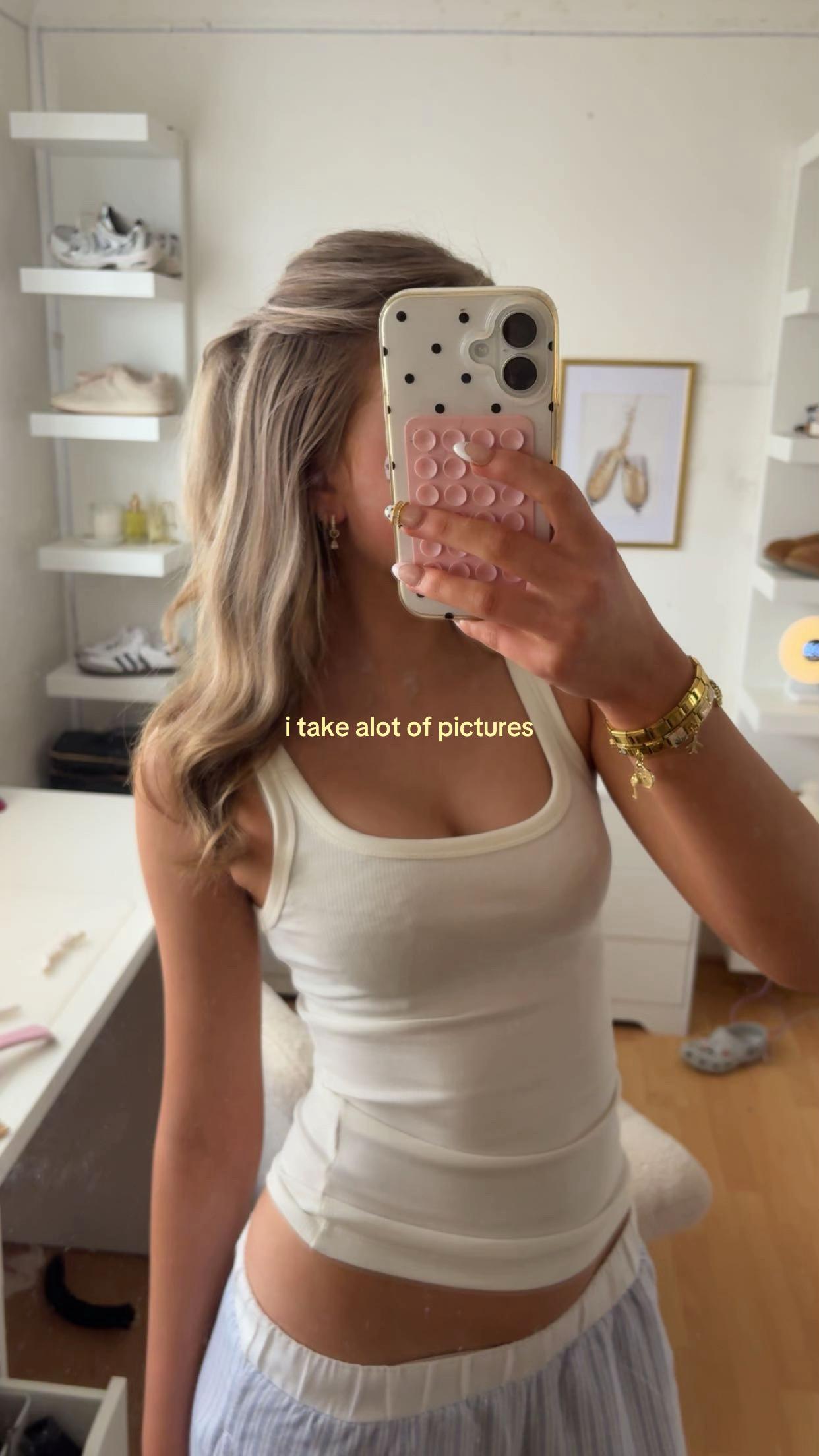 @𝙢𝙤𝙡𝙡𝙮