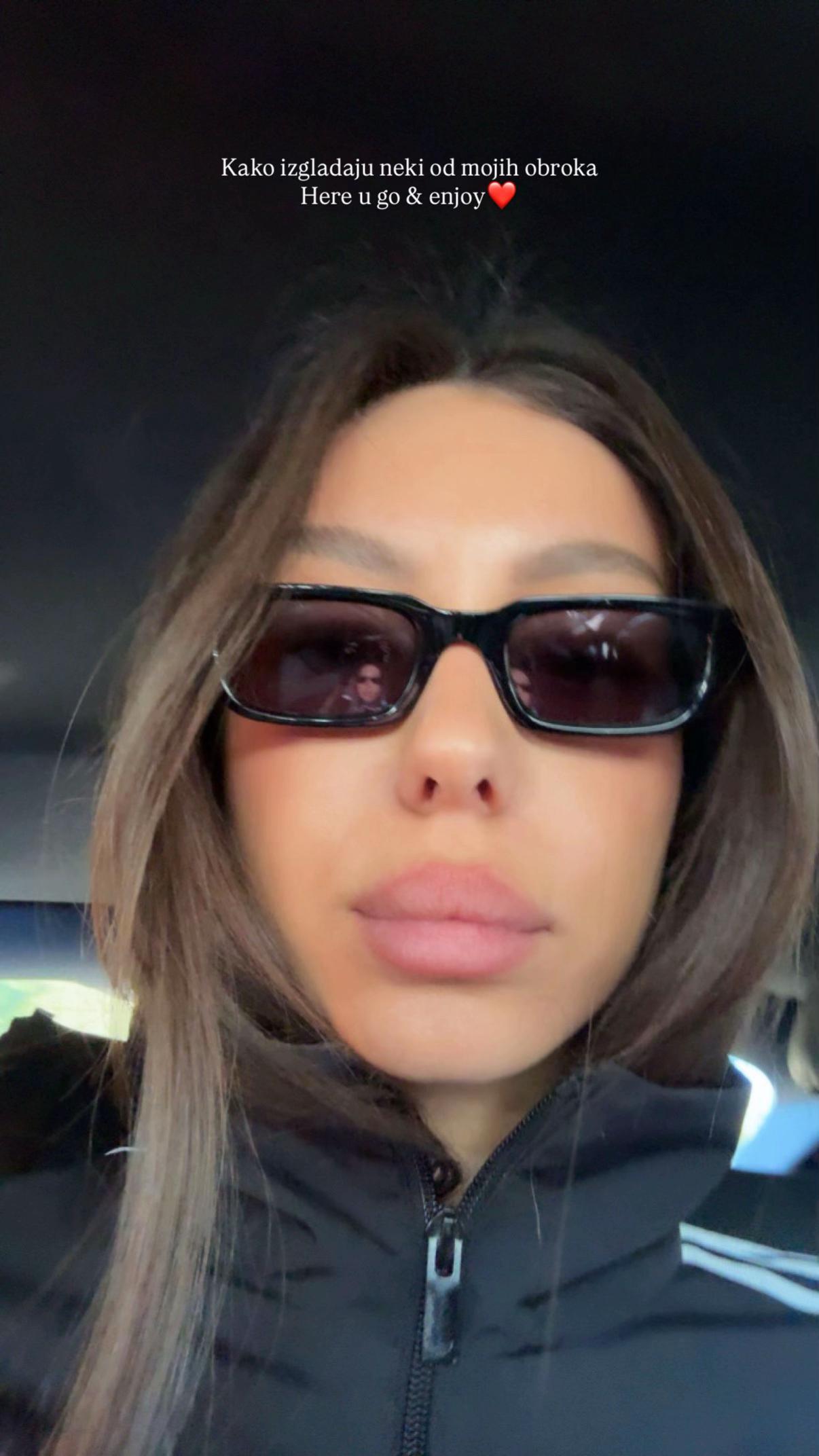 @Mia