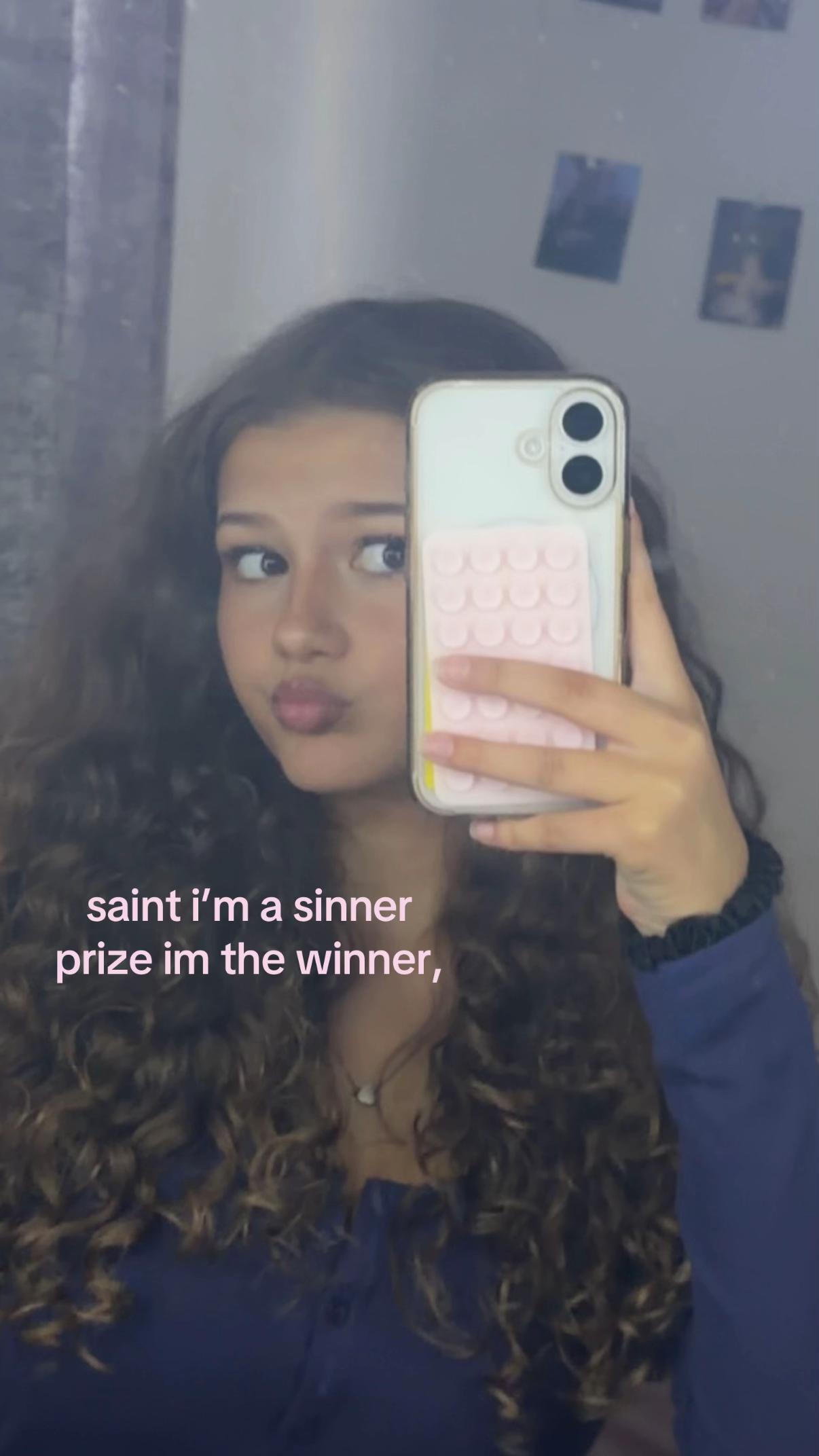 @phoebespam75