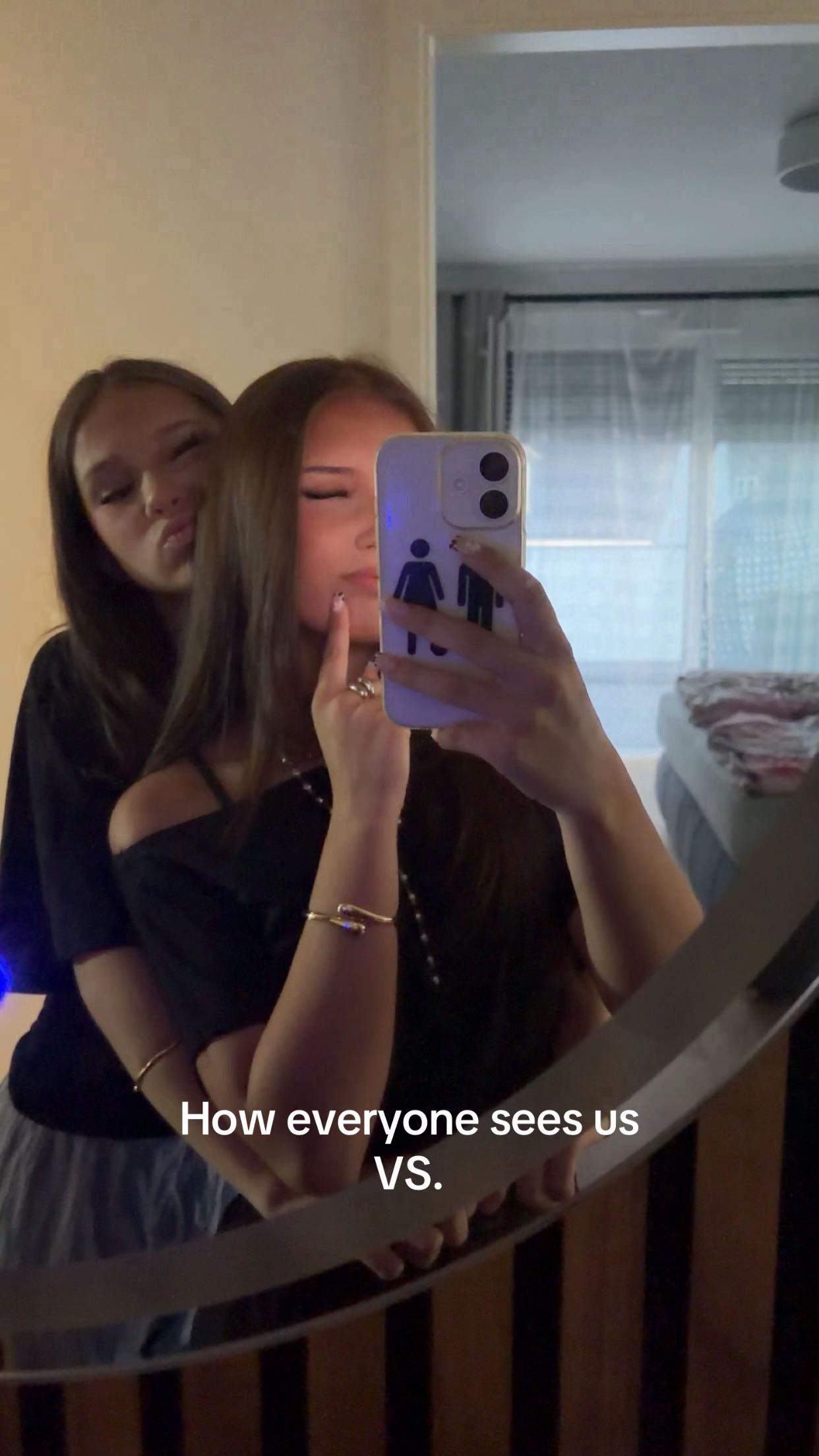 @⁷