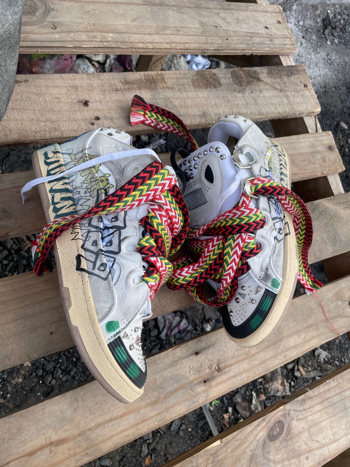 @jarulygotsneakers