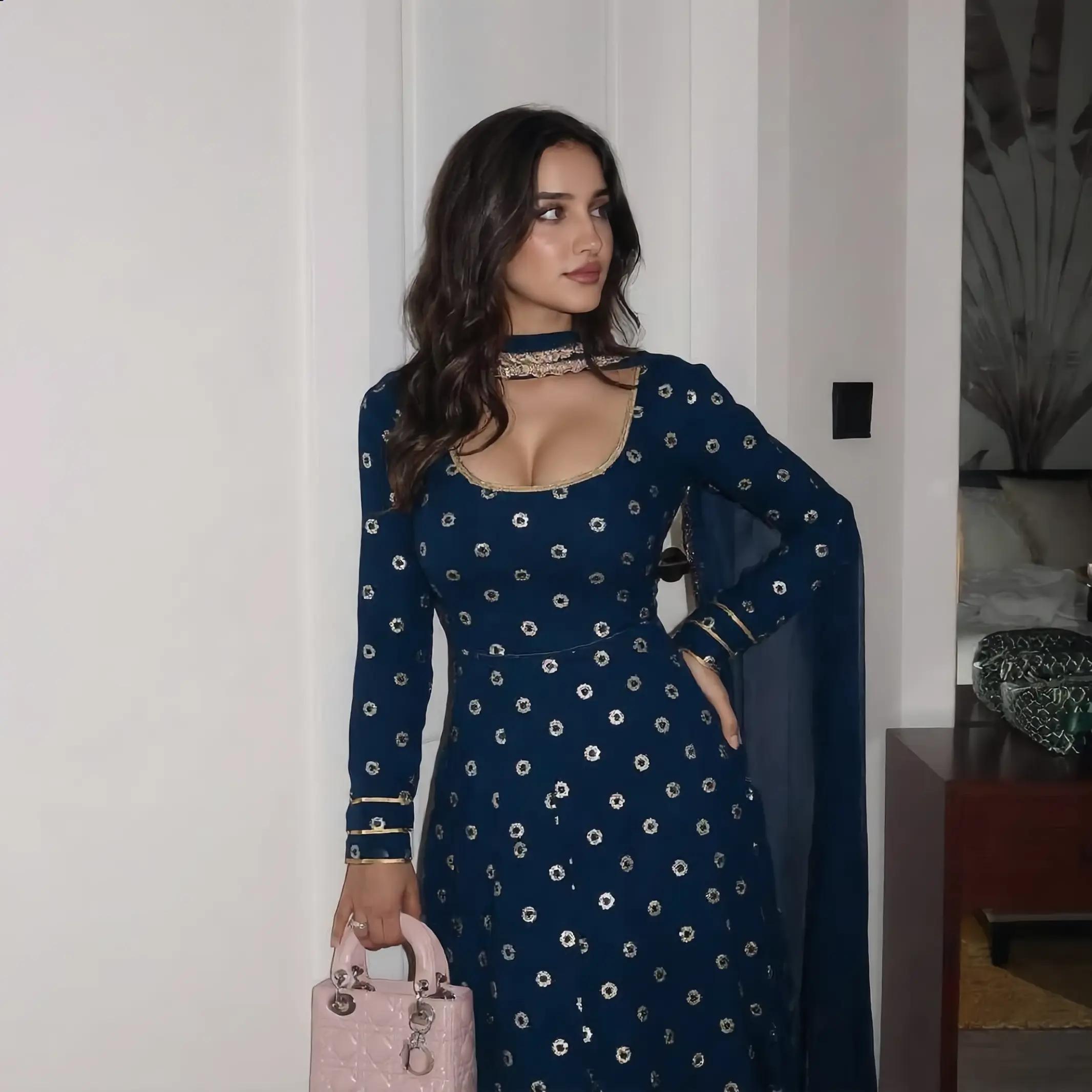 @AlishbaRizvi