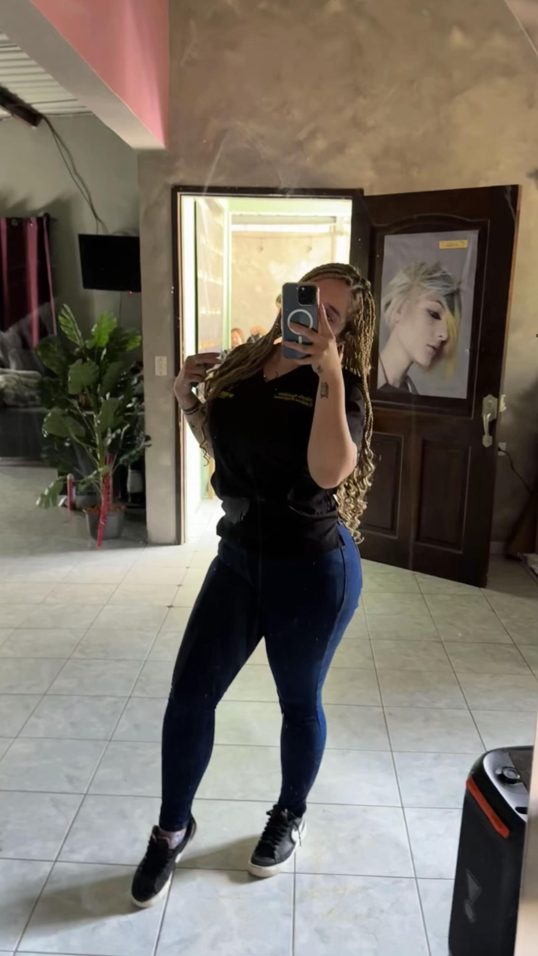 @Nicolle🇭🇳👻