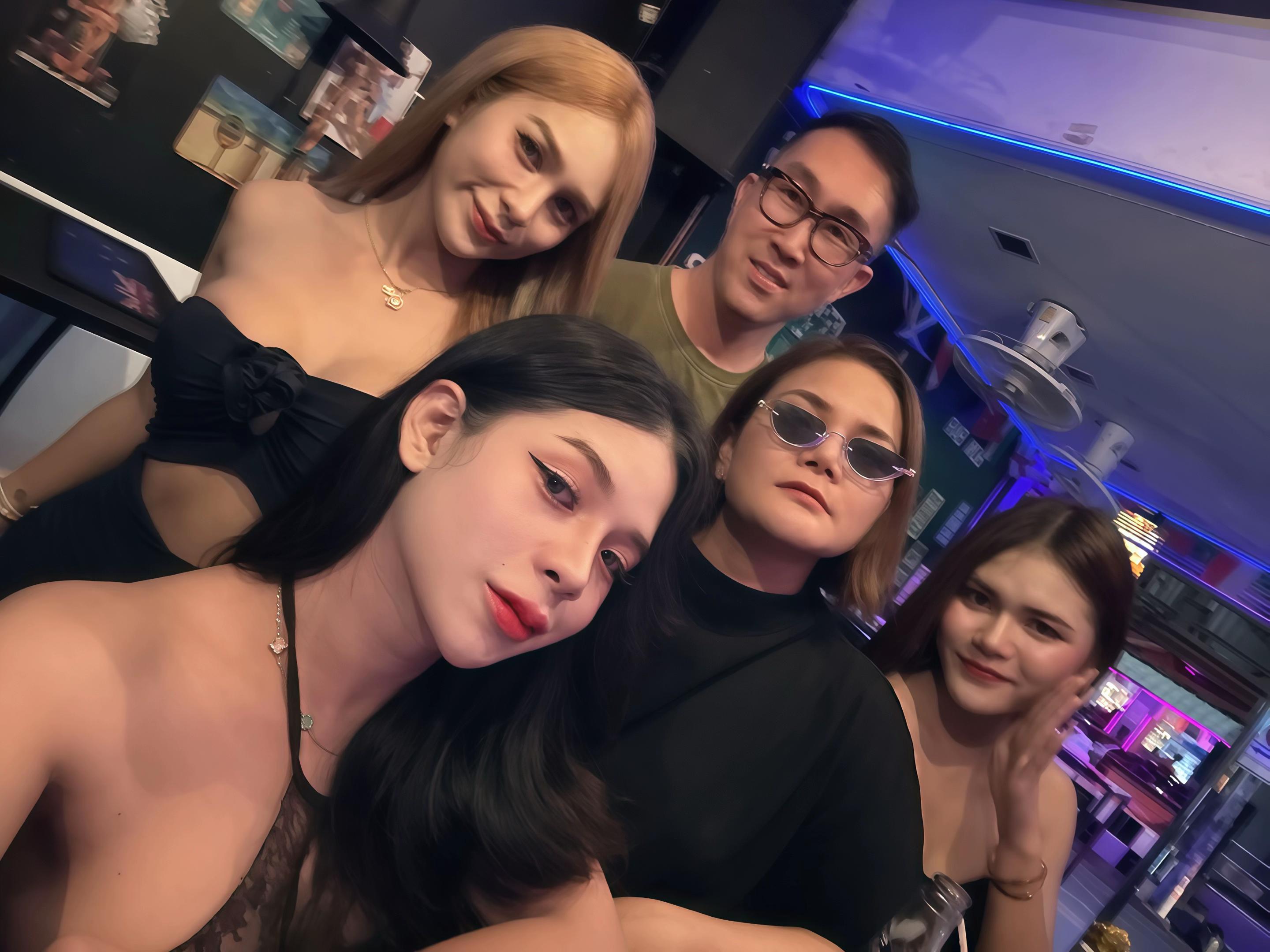 @Bon&ensp;Bar