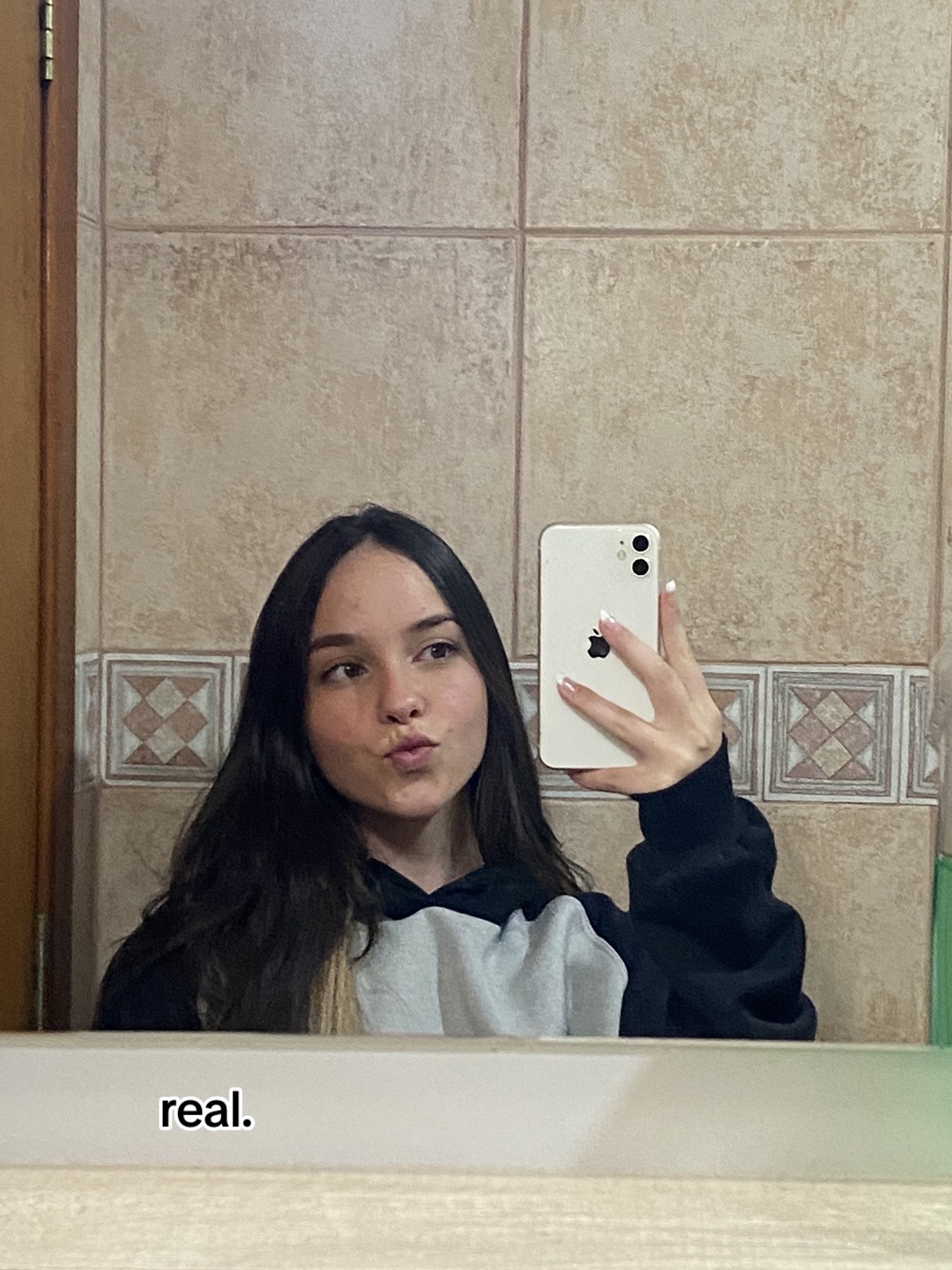 @𝑙𝑎𝑟𝑎_🫀