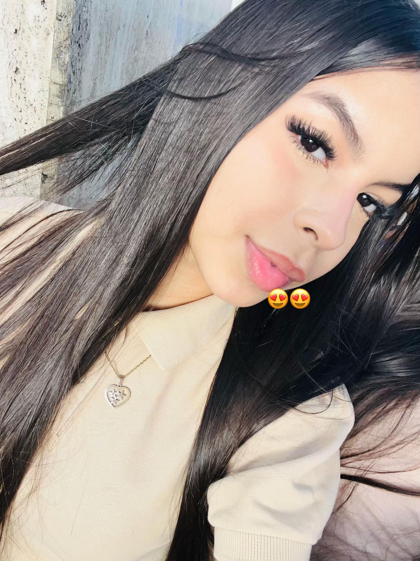 @🫦