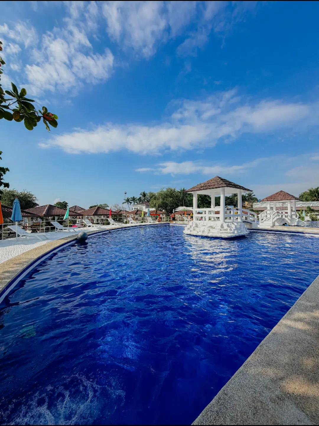 @WillieMac Beach Resort