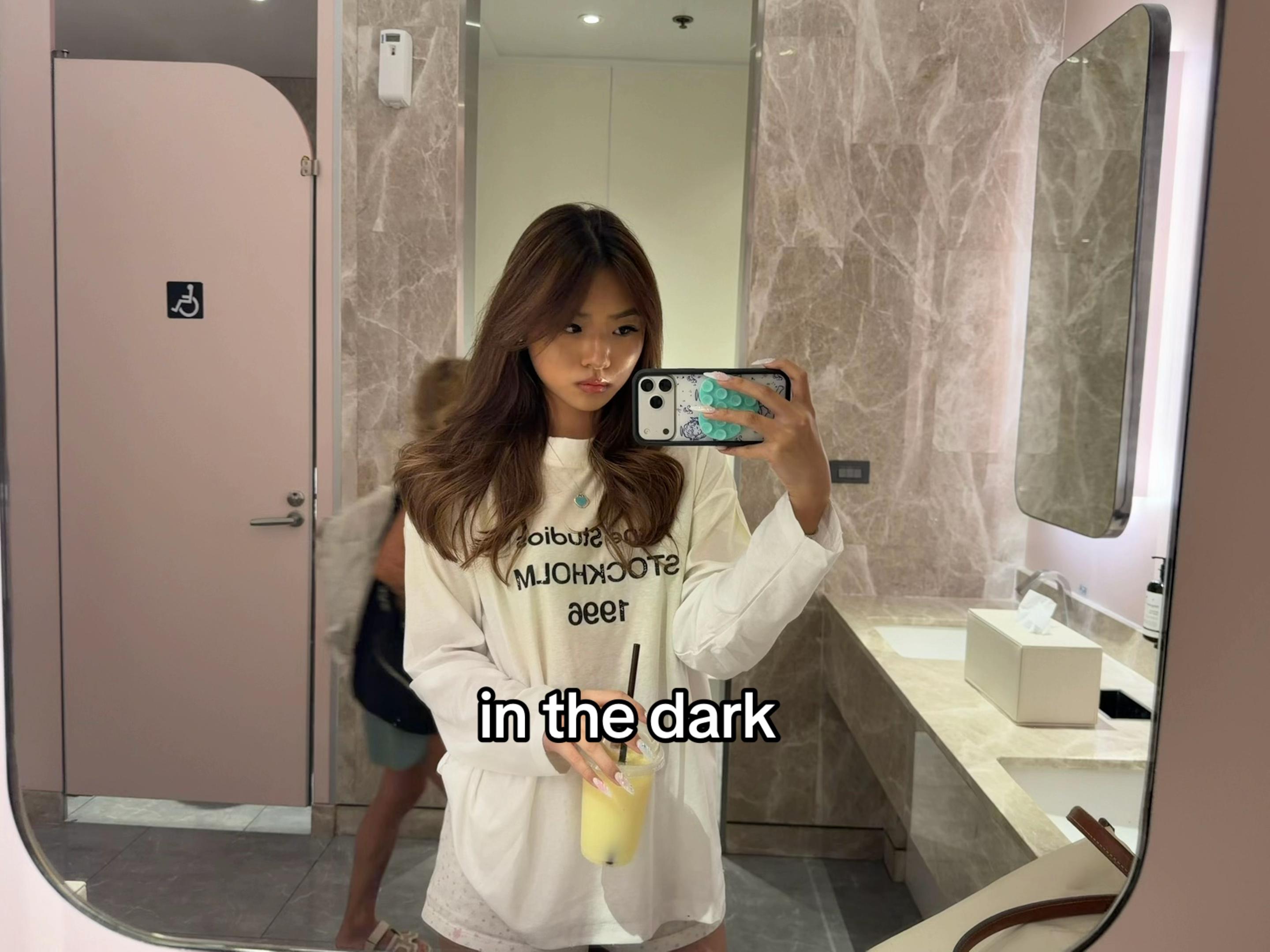 @laura