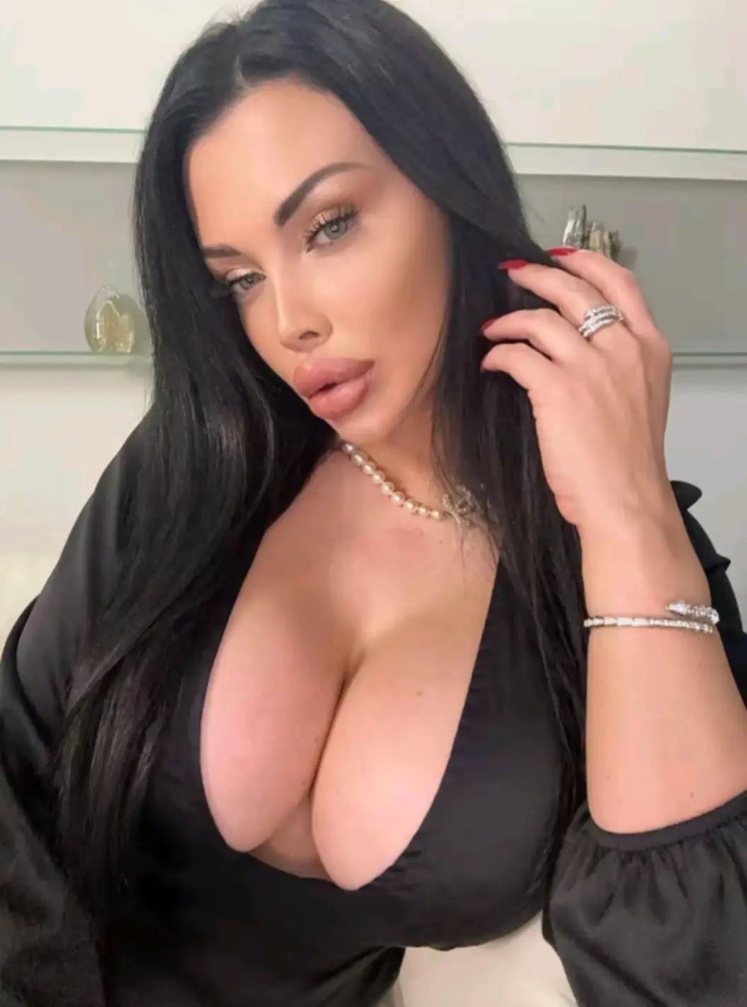@Aletta Ocean (Dora Varga)