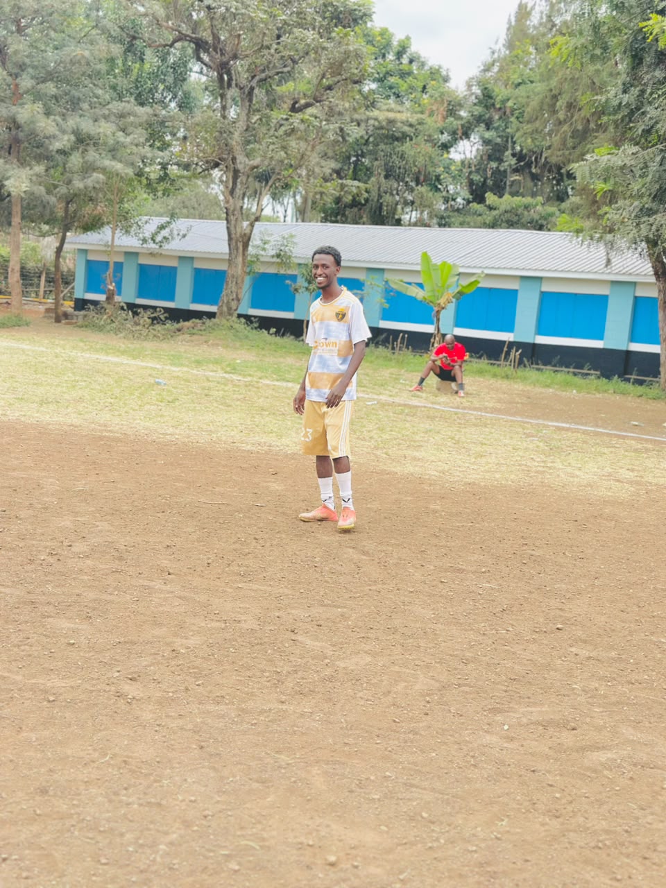 @CROWN FC 💙🤍💛