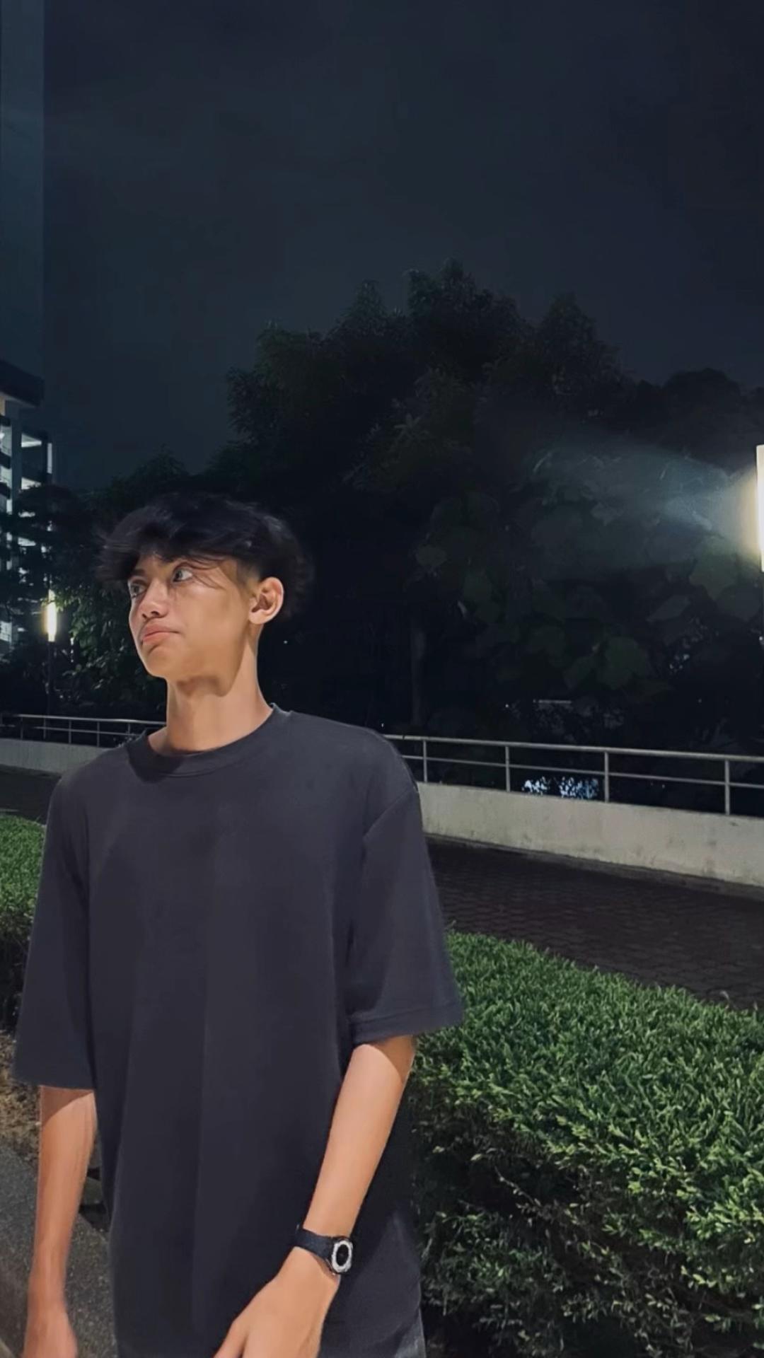 @...