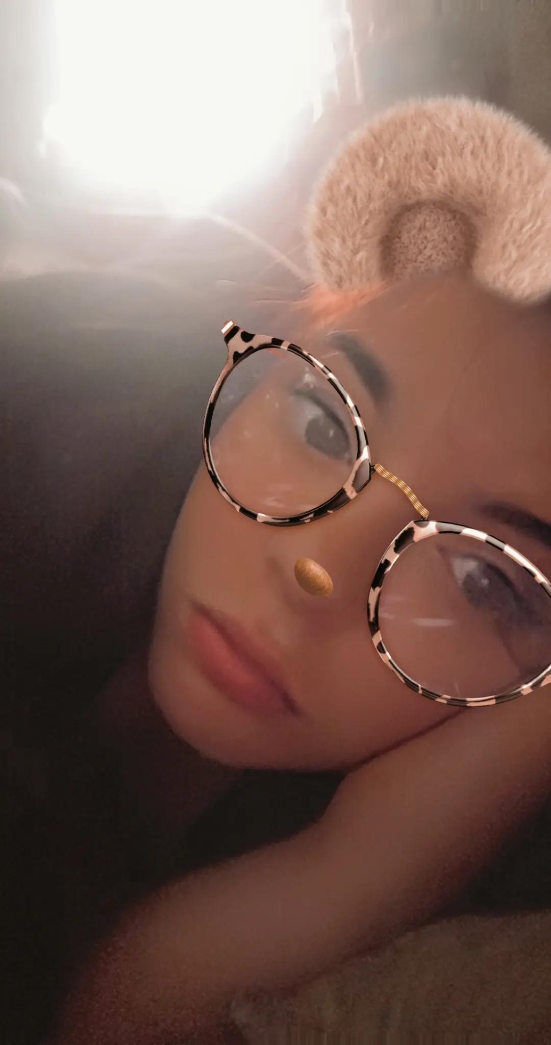 @Isabellacox