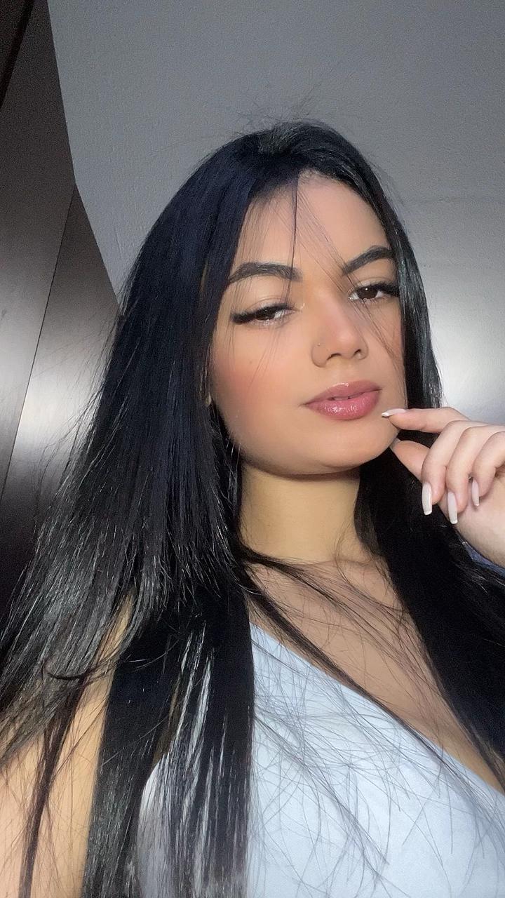 @Anna Laura