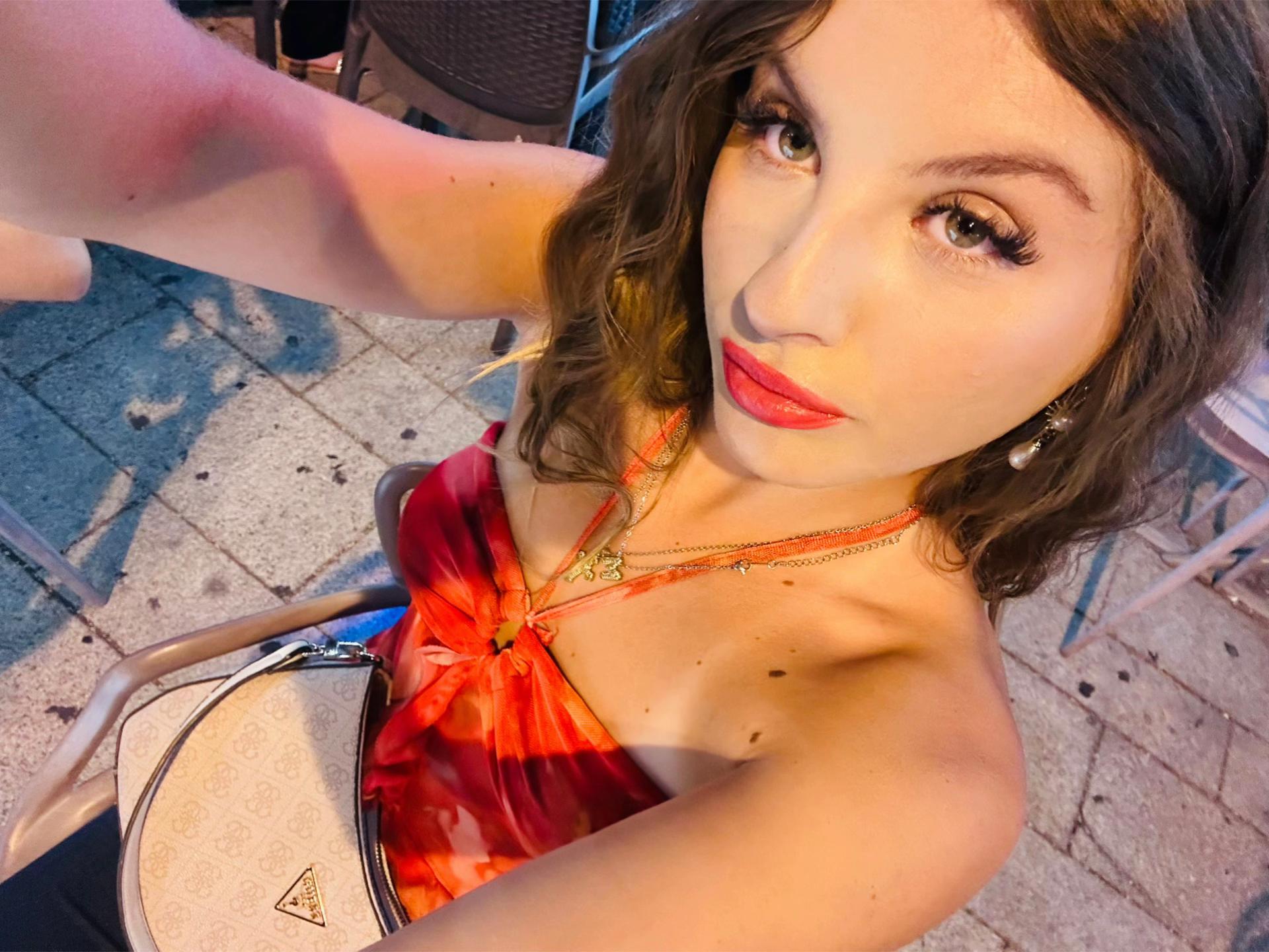 @𝒟𝑒𝒹𝑒🥀