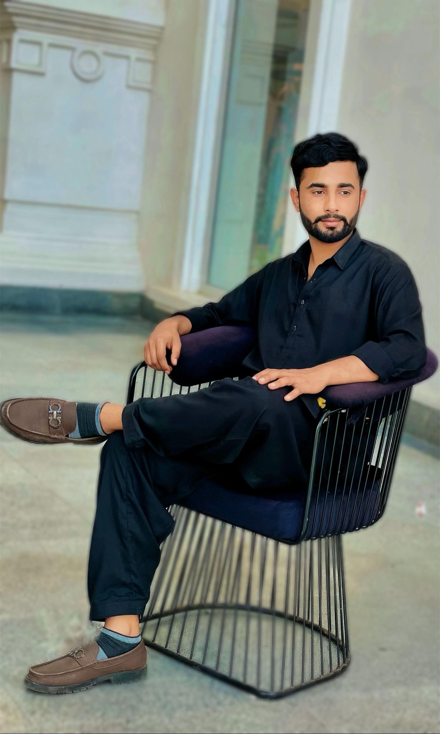 @حسنین بھٹی 🖤