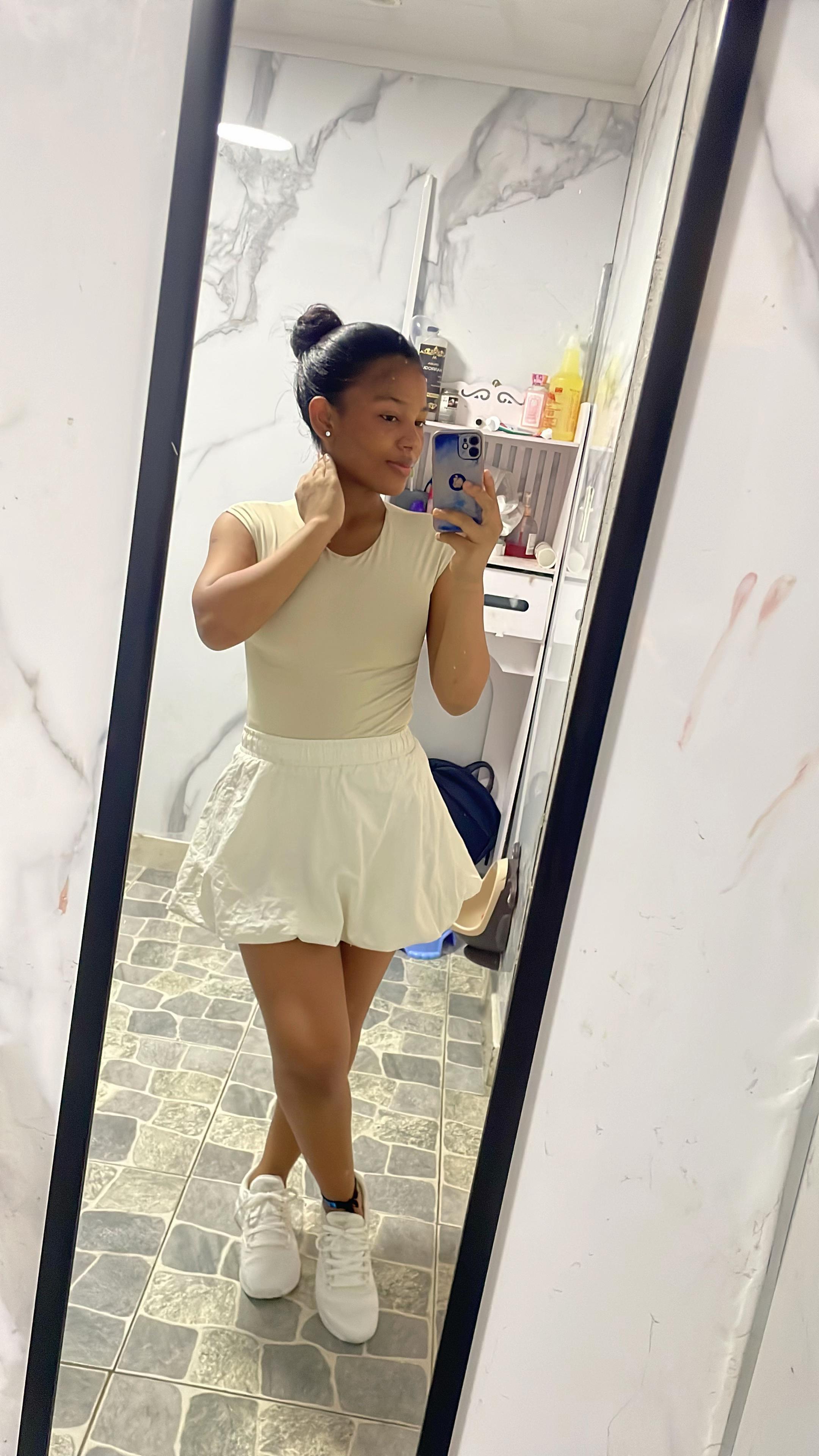 @Nayelis Sherin🌪️🤍✨