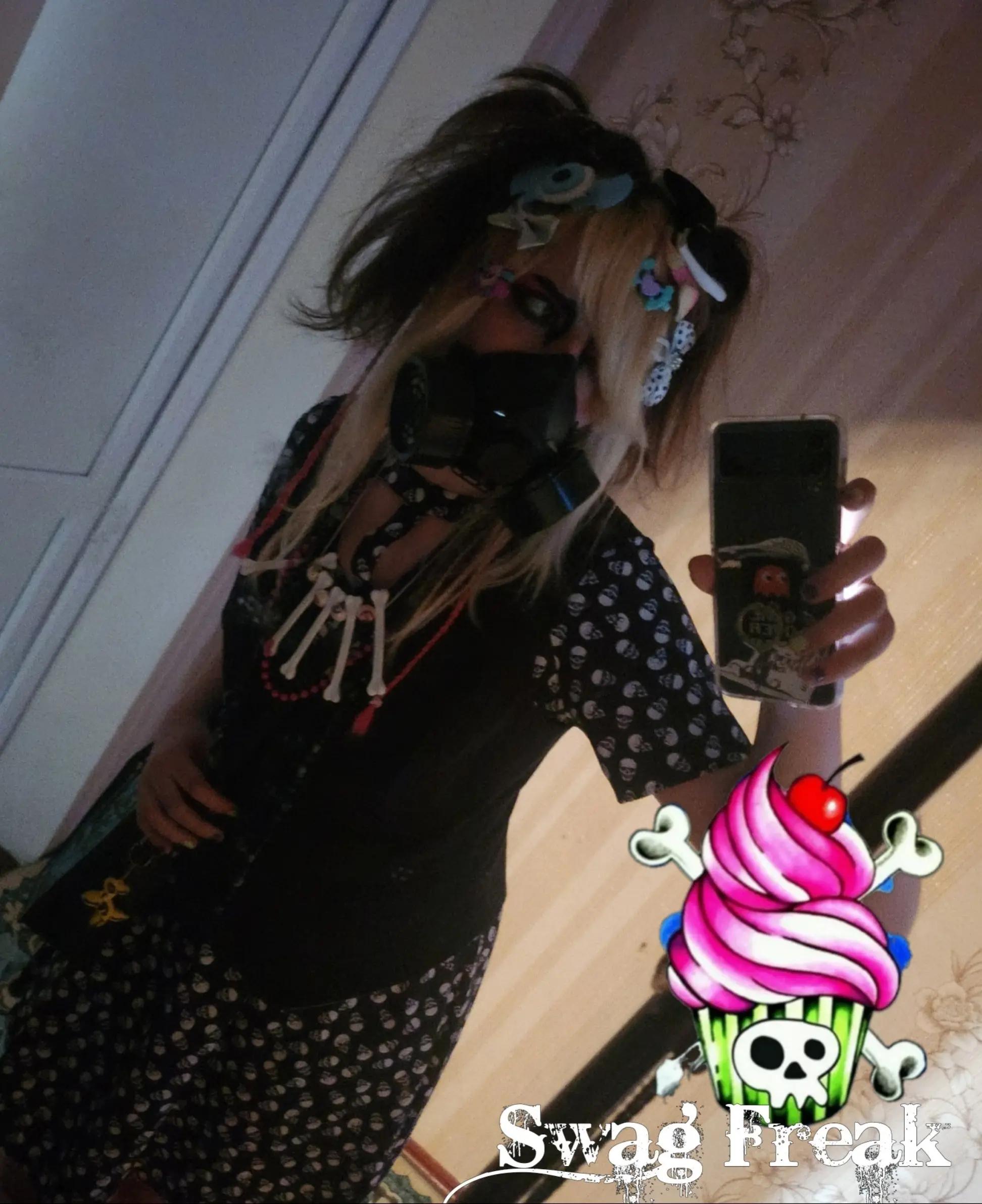 @cherie_cannibal 🧟&zwj;♀️𝄞