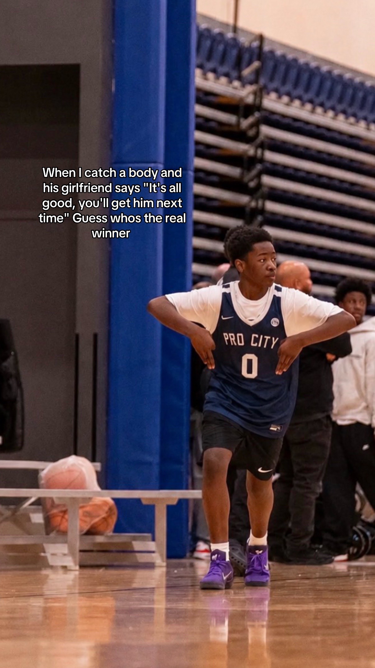 @⛹🏽♂️