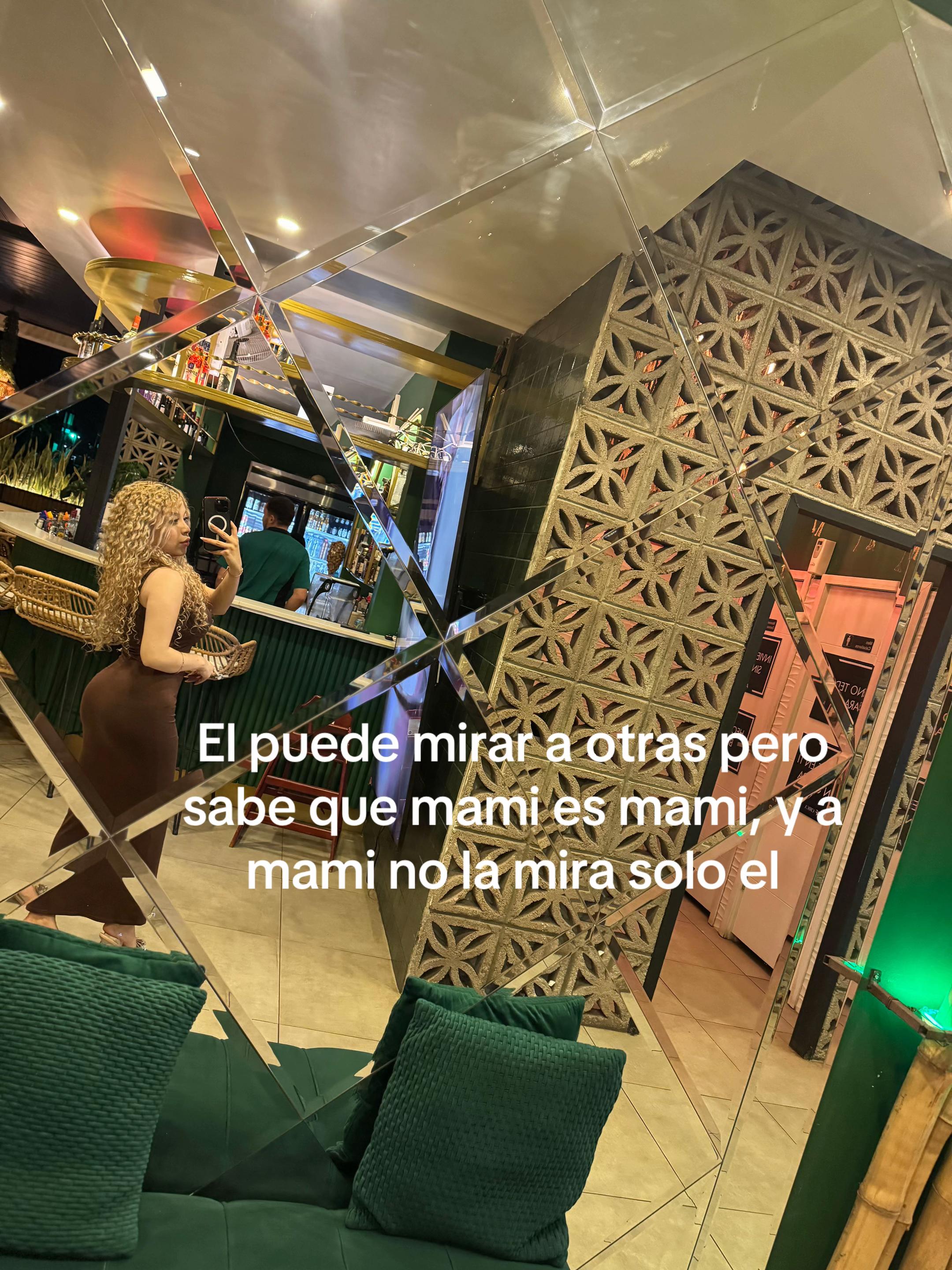 @Ana Munguia