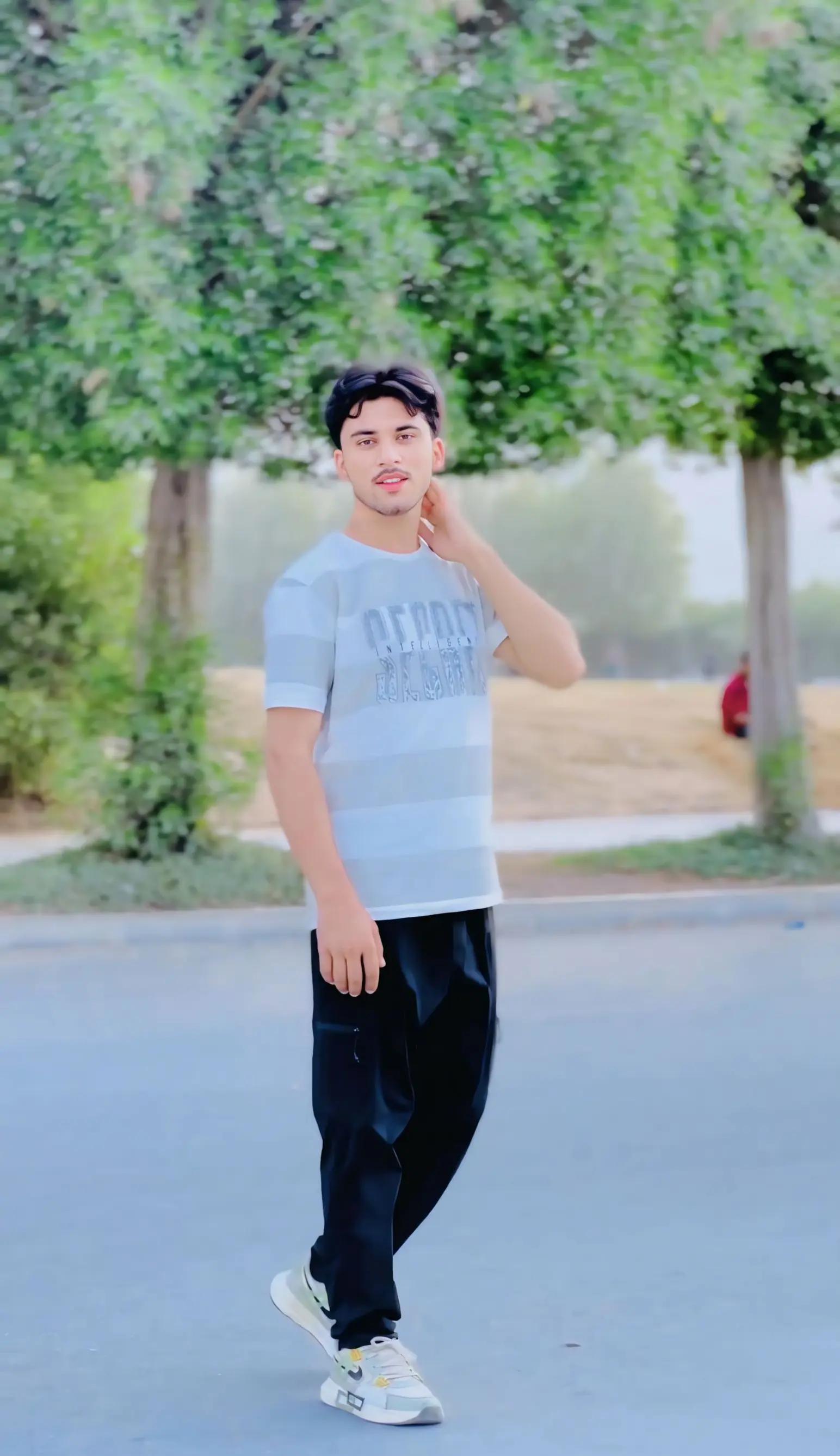 @꧁ ABBAS AHMAD 𝟕 🤍 ꧂