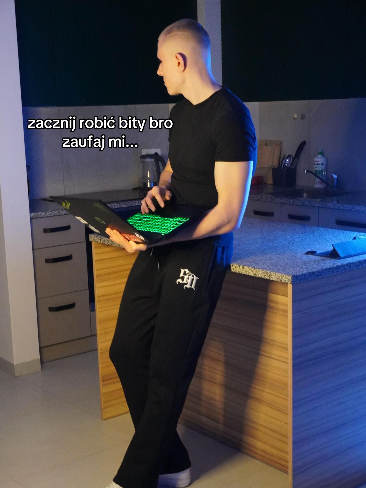 @EVZ