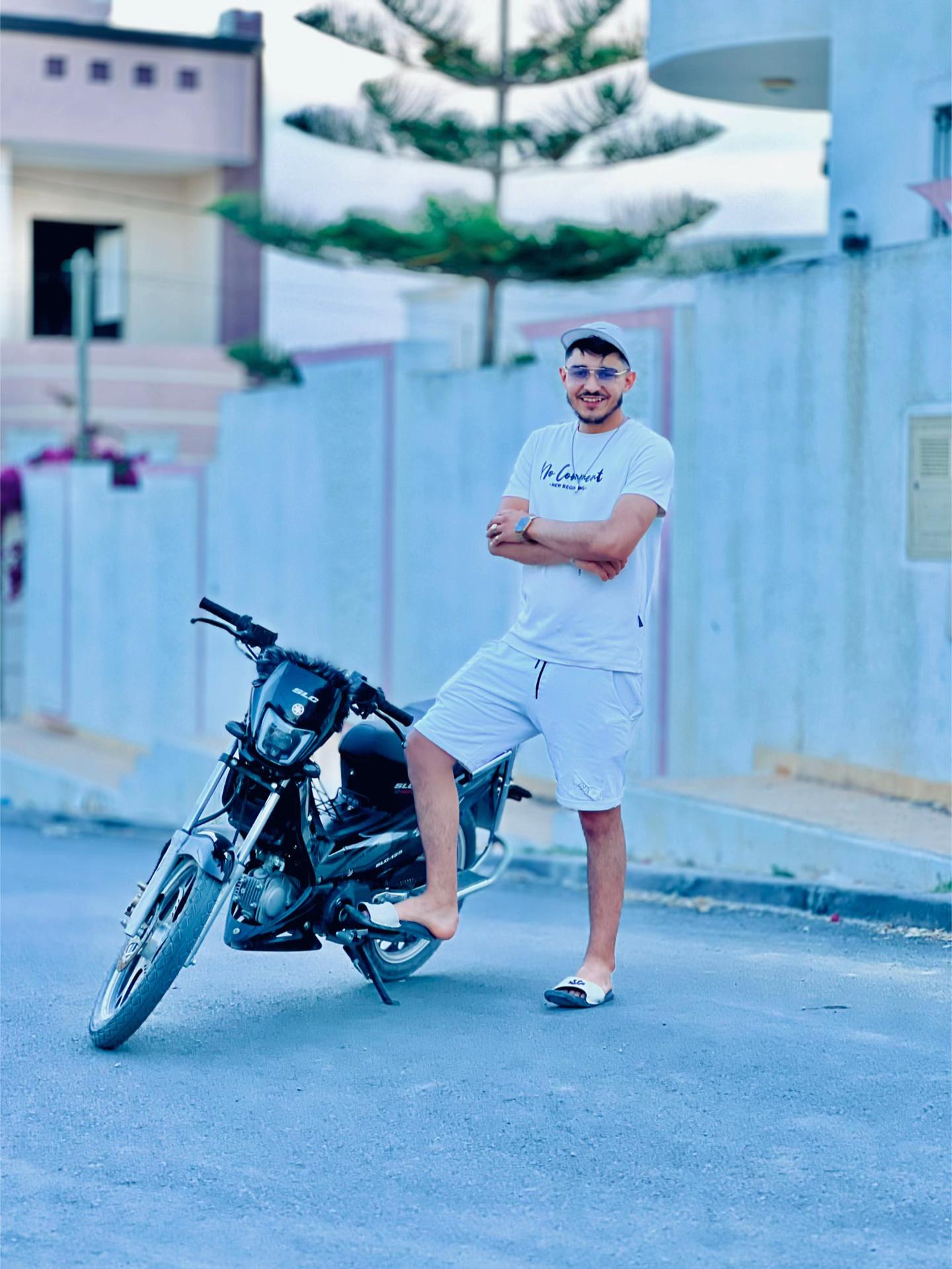 @👑قاسم أمين الزعيشي👑
