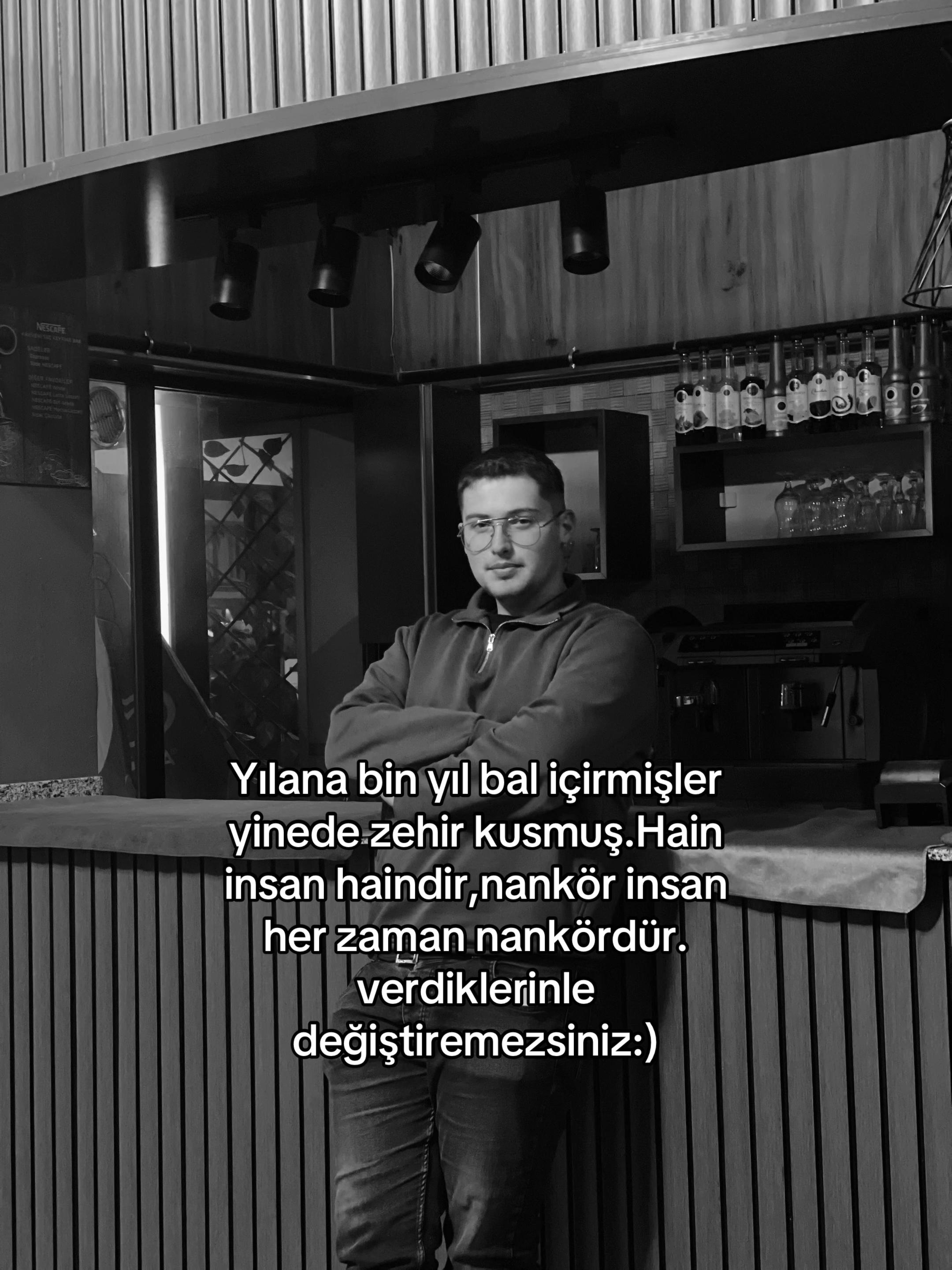 @Z E K İ H A N