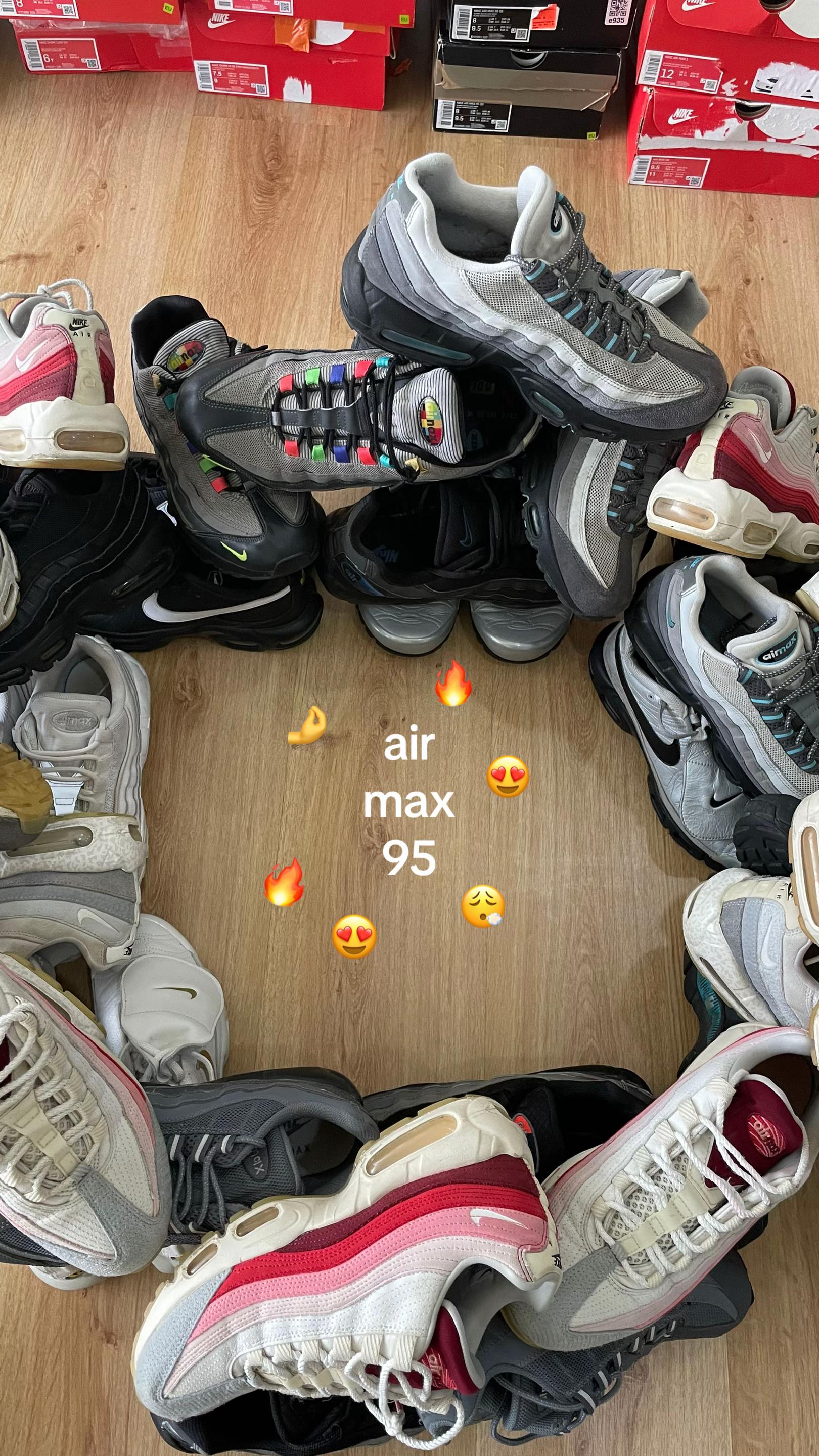 @atom👟