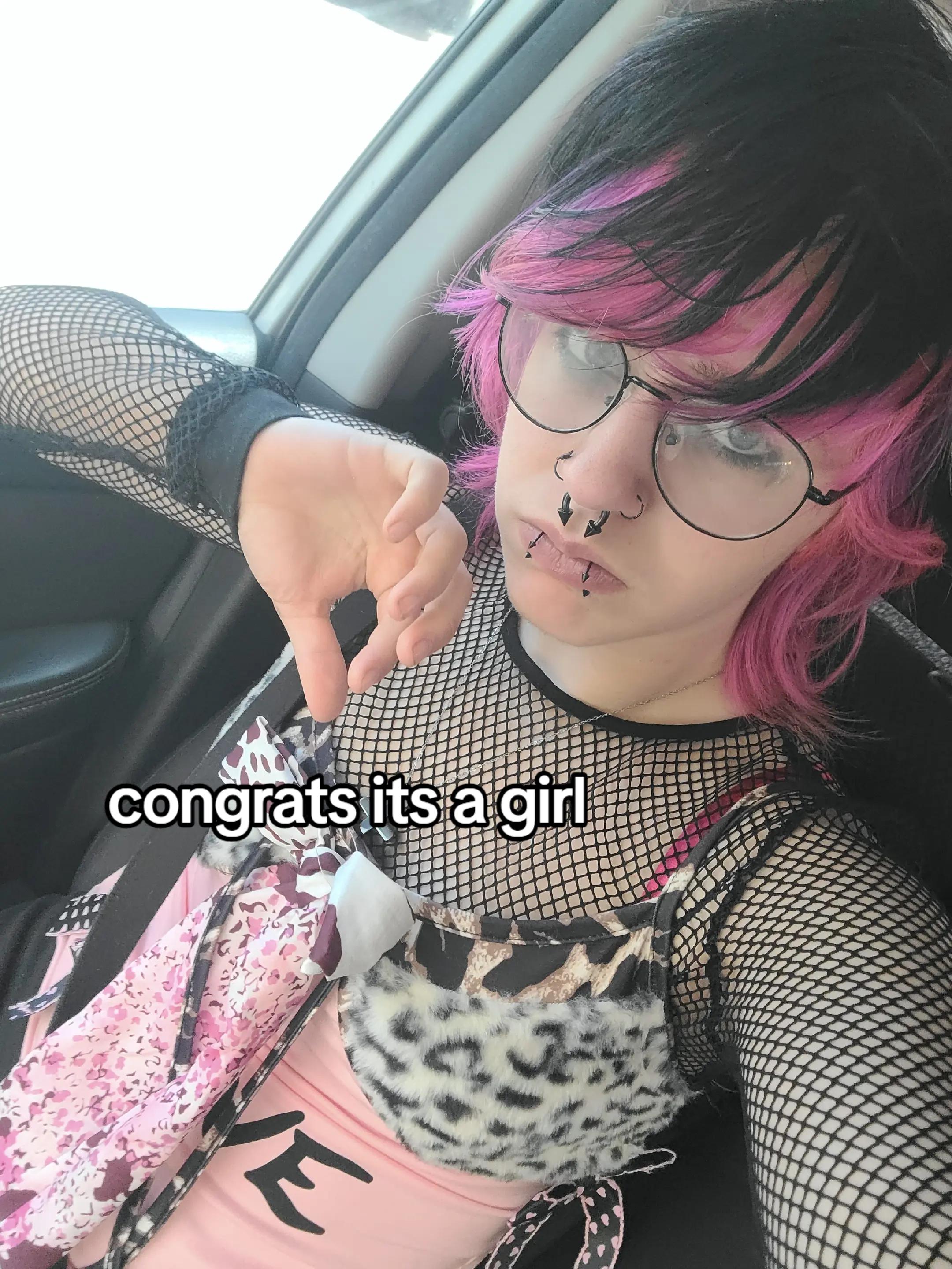 @💜Aaron🖤(he/him)