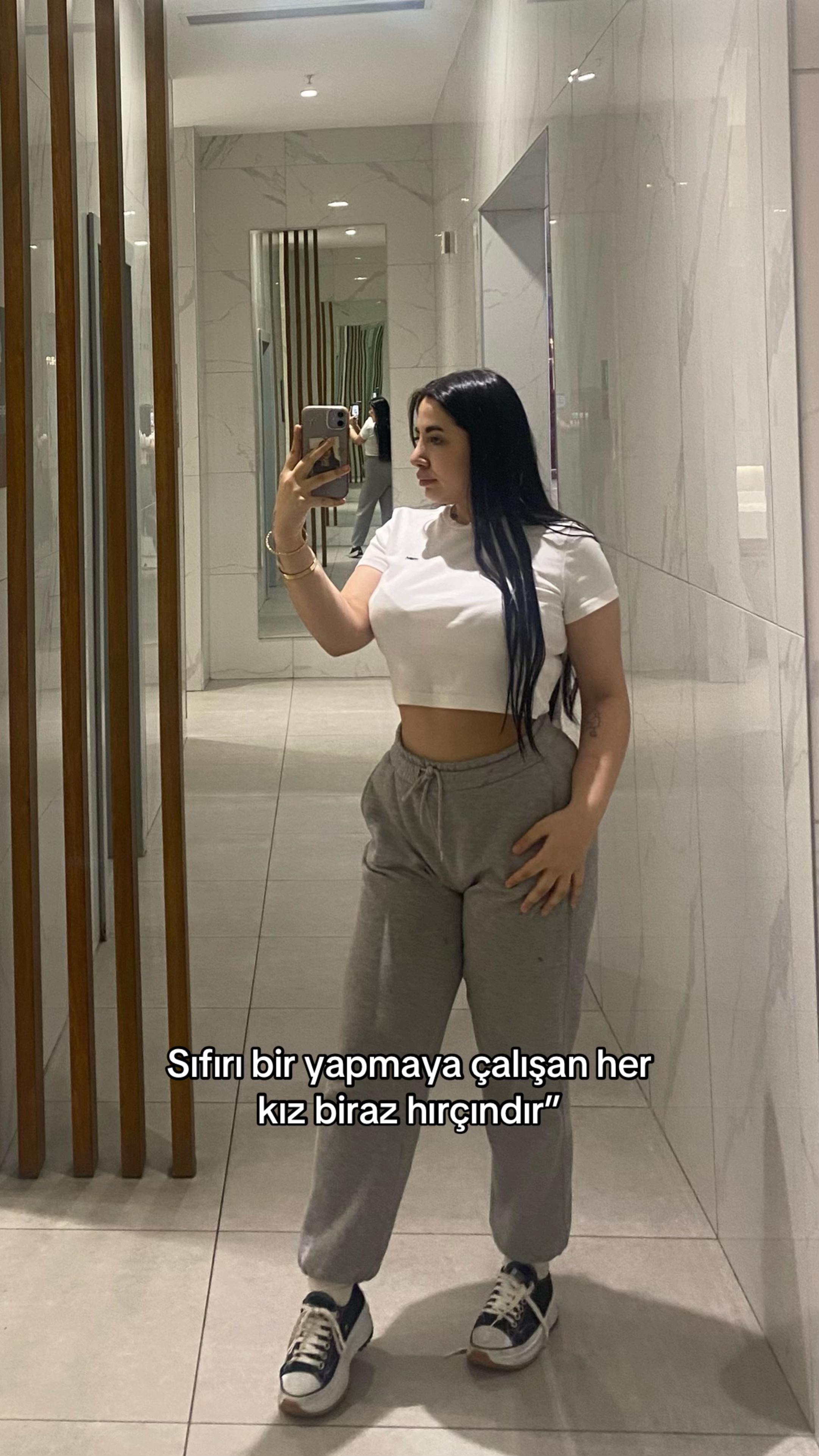 @Sudeloraa