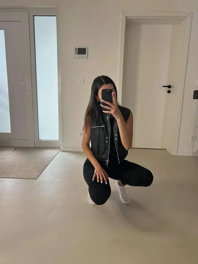 @ela.baddiee