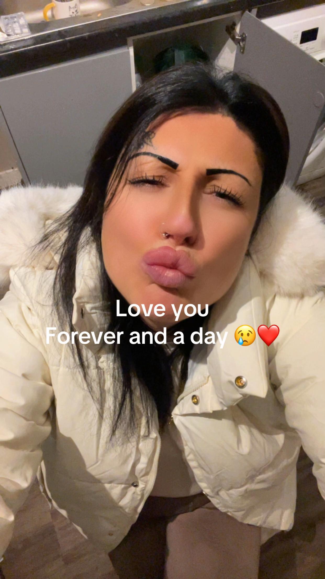 @kayRoxy