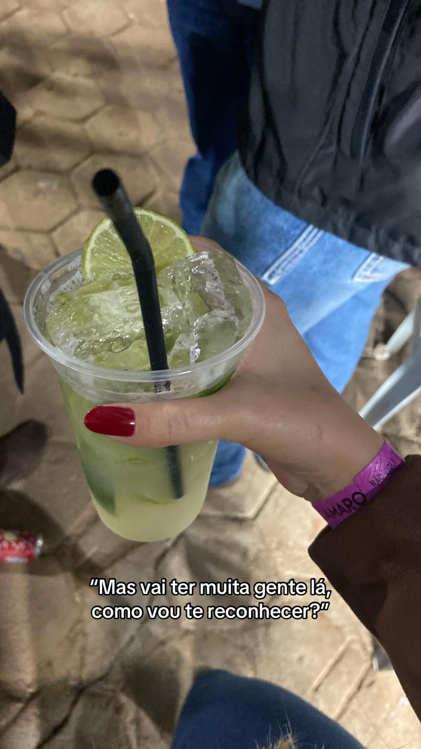 @Mábia