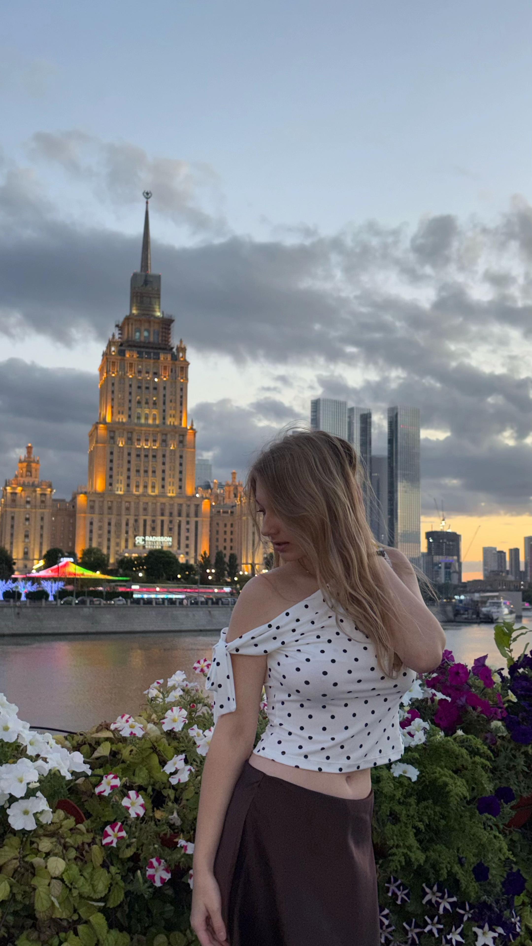 @Эва🍸