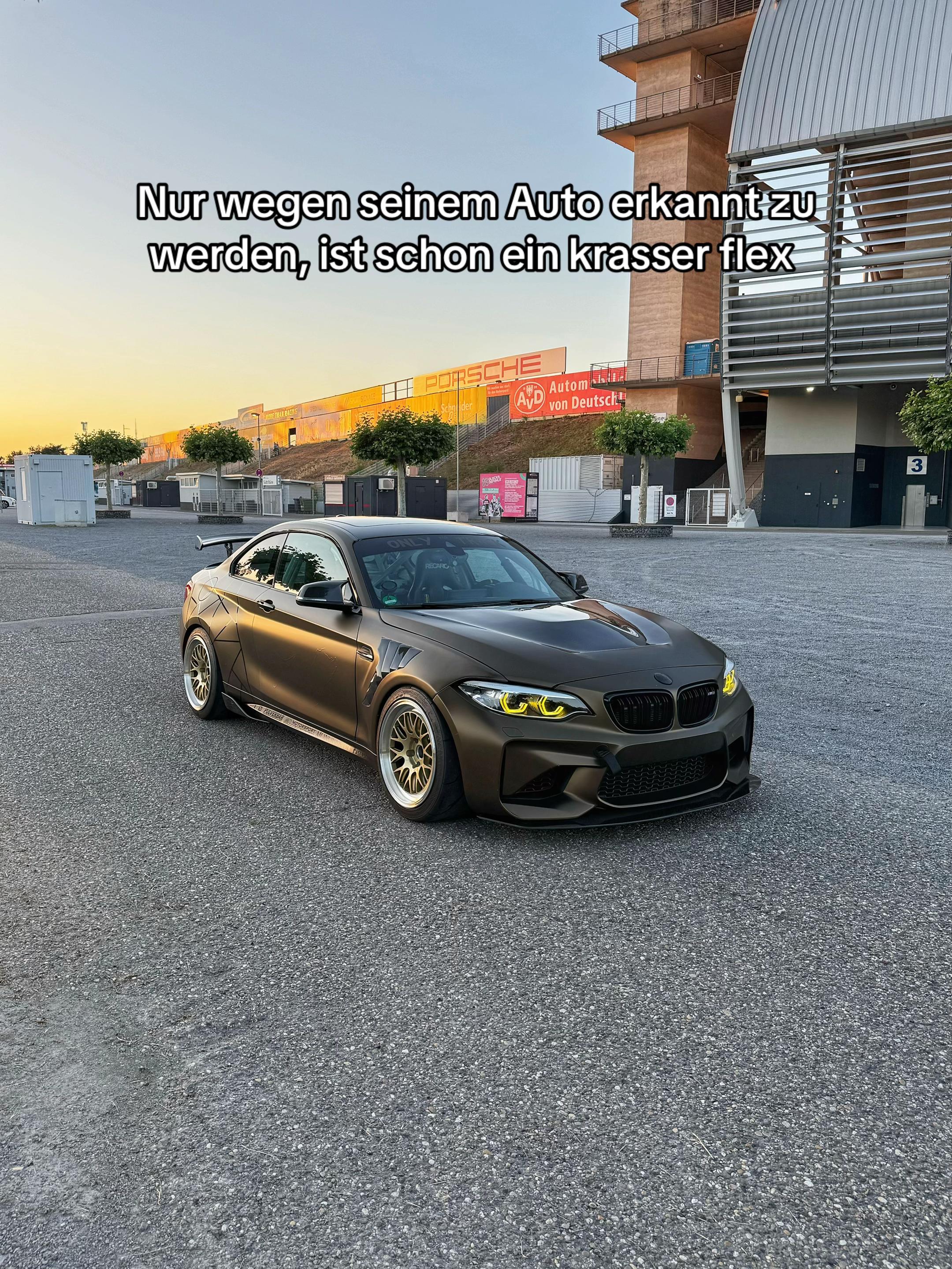 @M2_Dennis