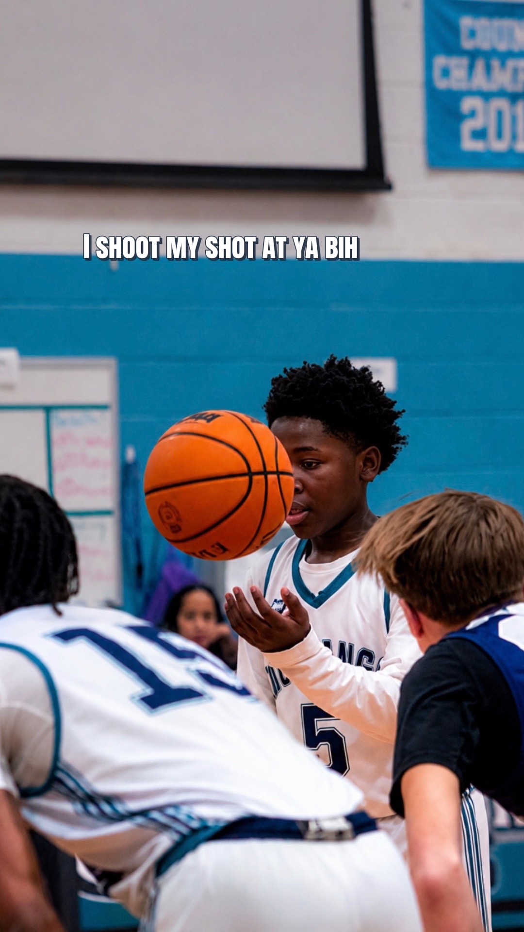 @⛹🏽♂️