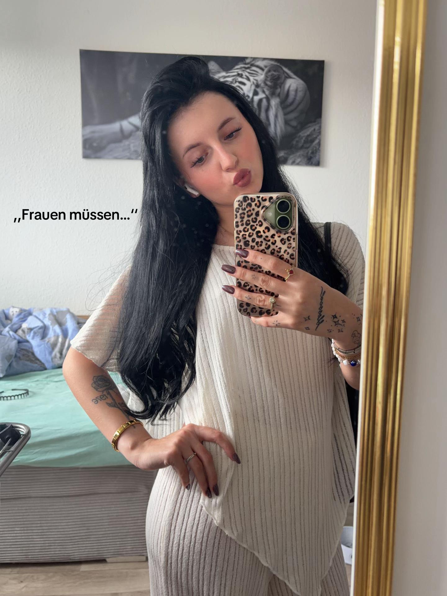 @𝑁𝑎𝑛𝑐𝑦💞