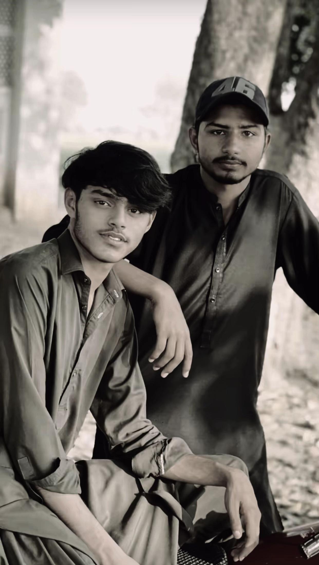 @شاہنواز🍁❤️🩹w❤️🩹