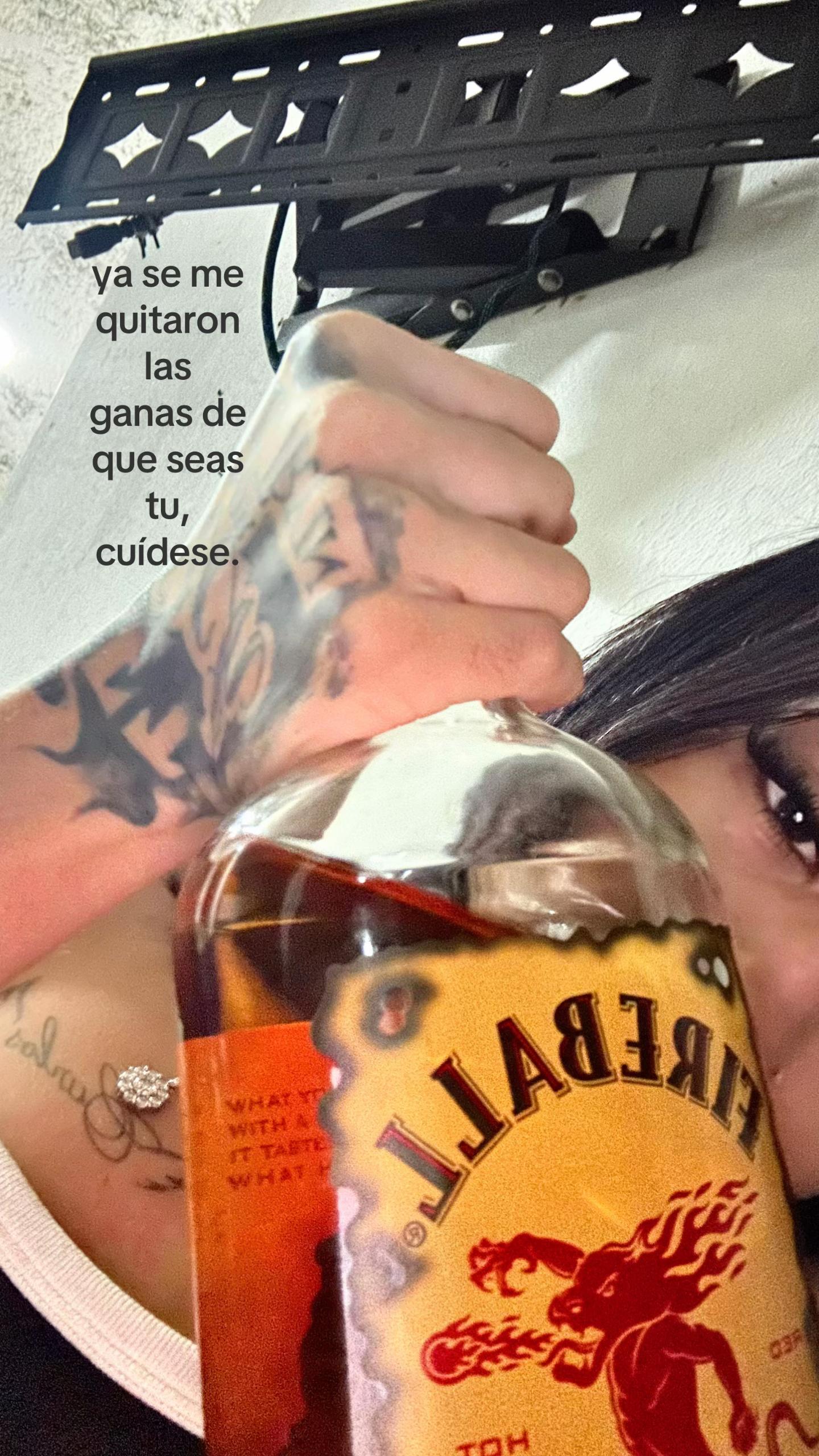 @crymiamor_