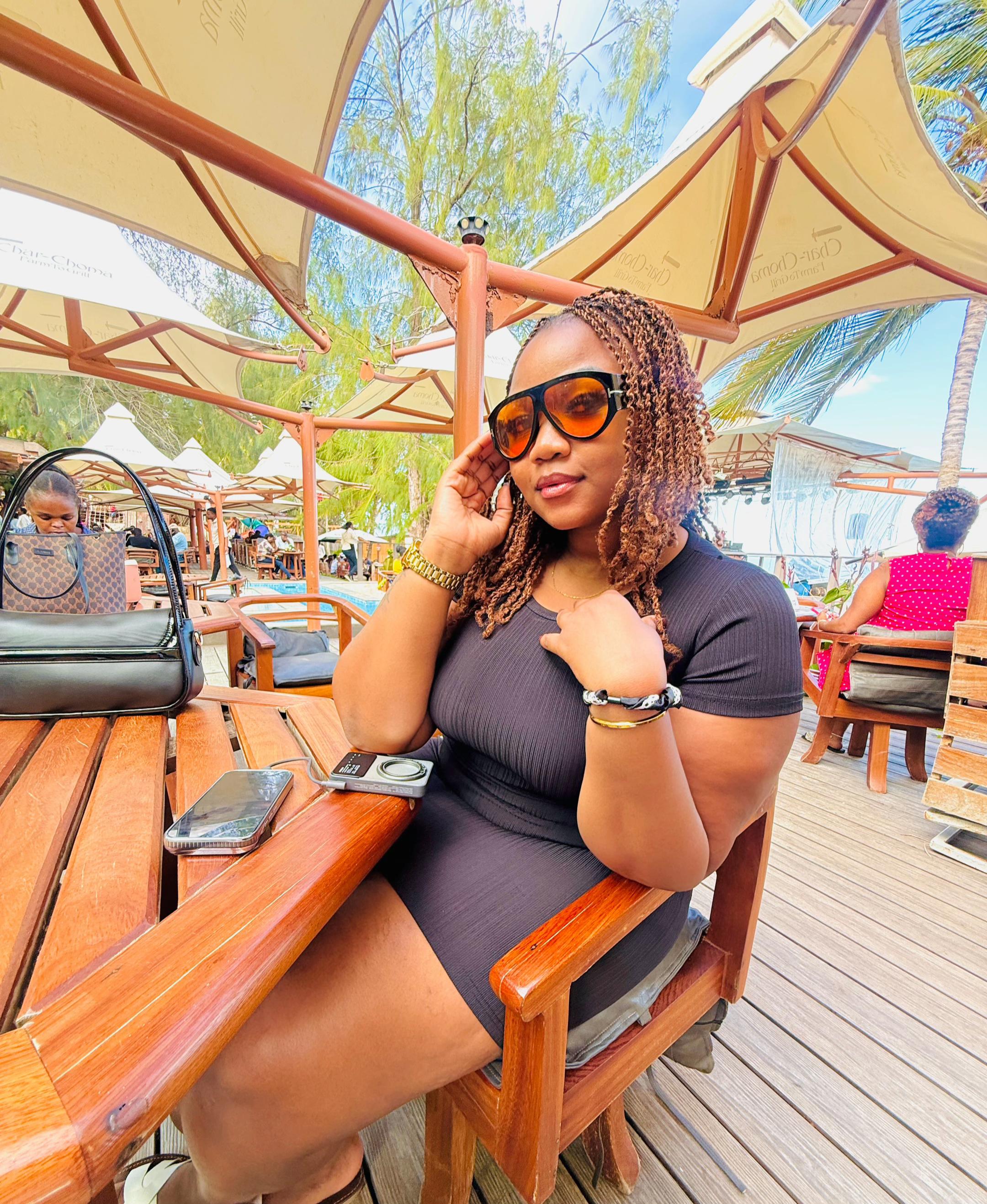 @curvy bree