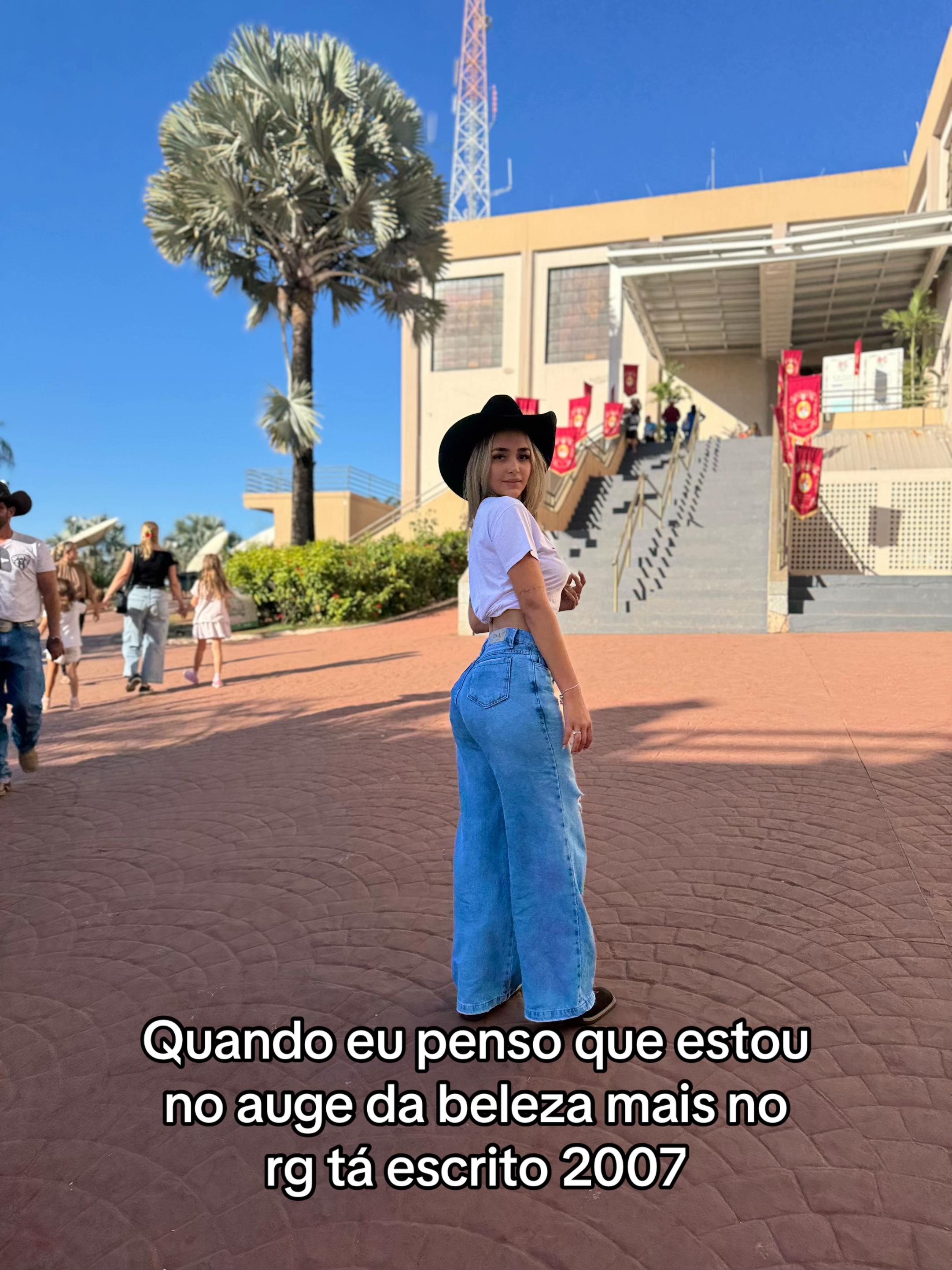 @jhennifer_rodrigues
